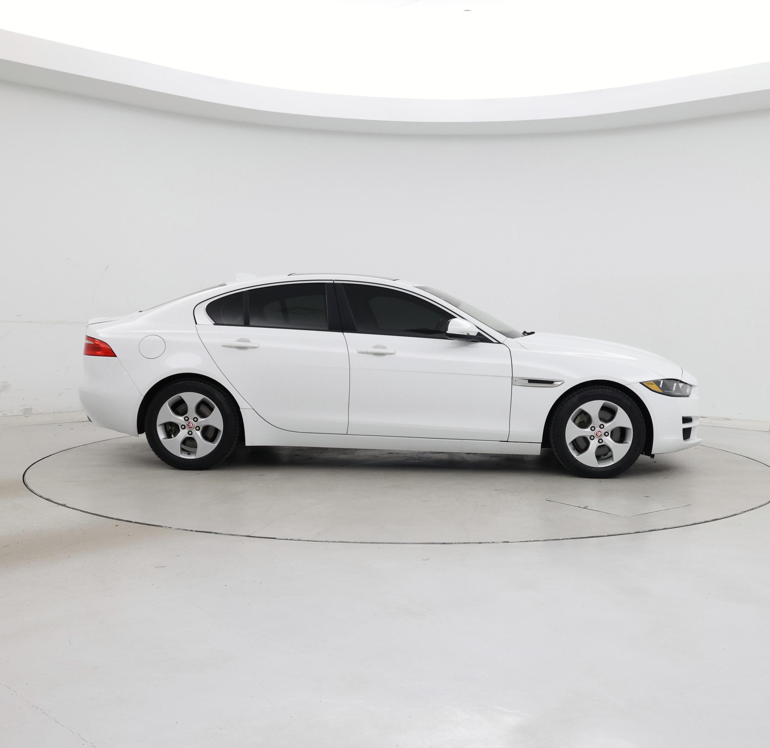 Thumbnail: 2018 Jaguar XE - 7