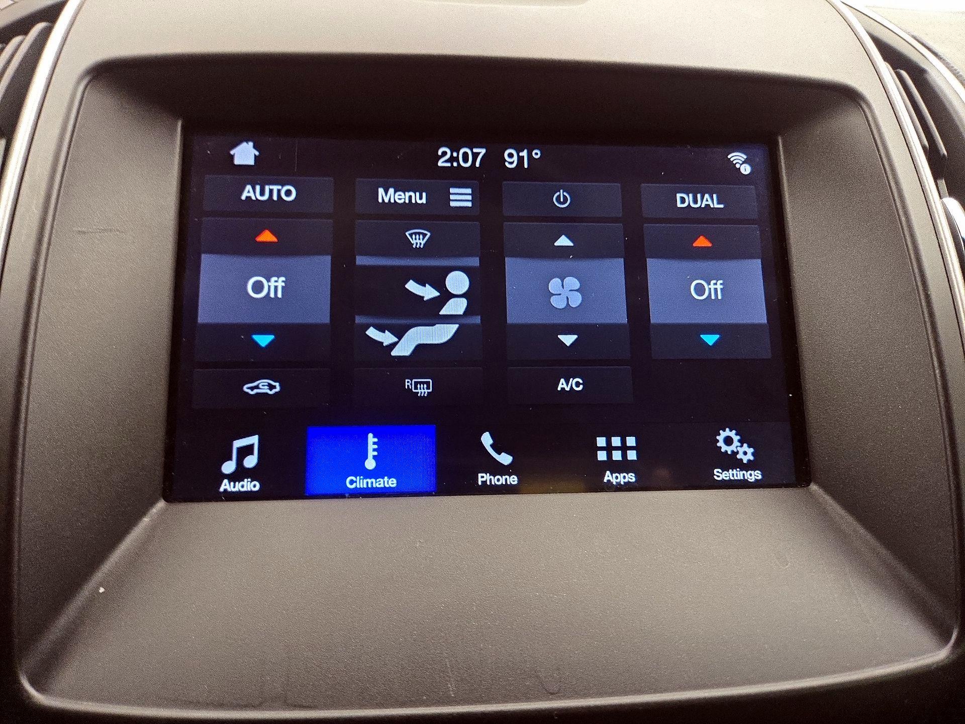 Thumbnail: 2019 Ford Edge - 16