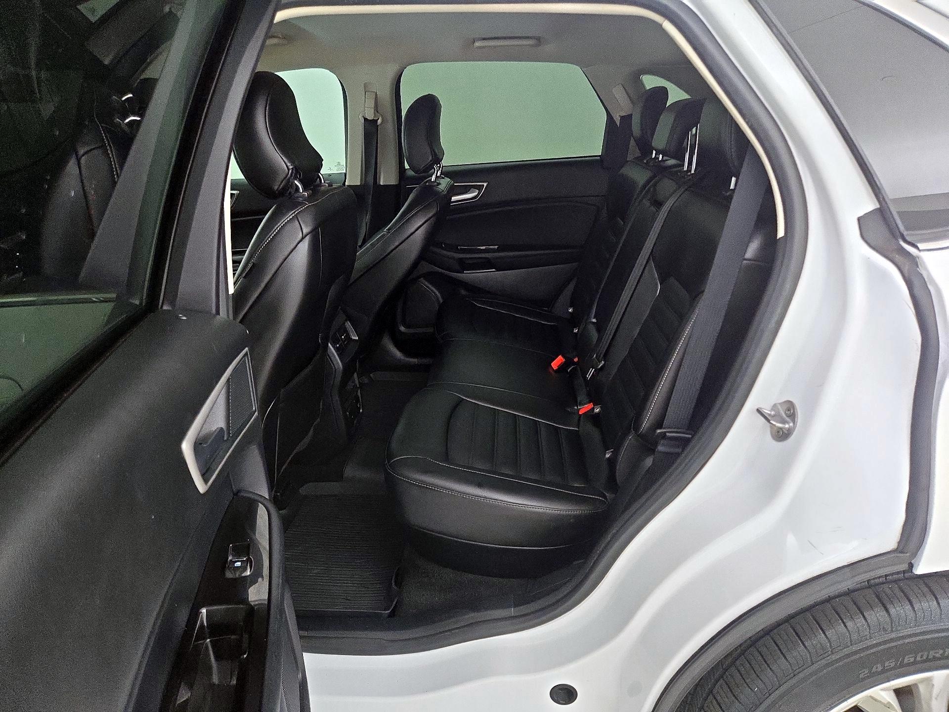 Thumbnail: 2019 Ford Edge - 19