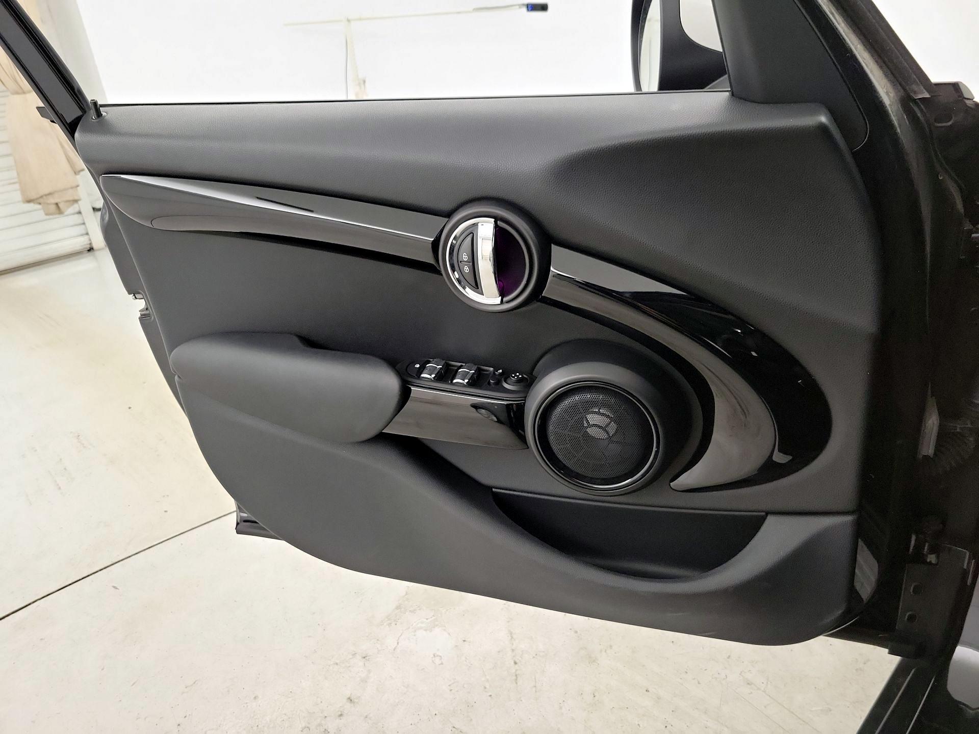 Thumbnail: 2019 MINI Cooper Hardtop - 12