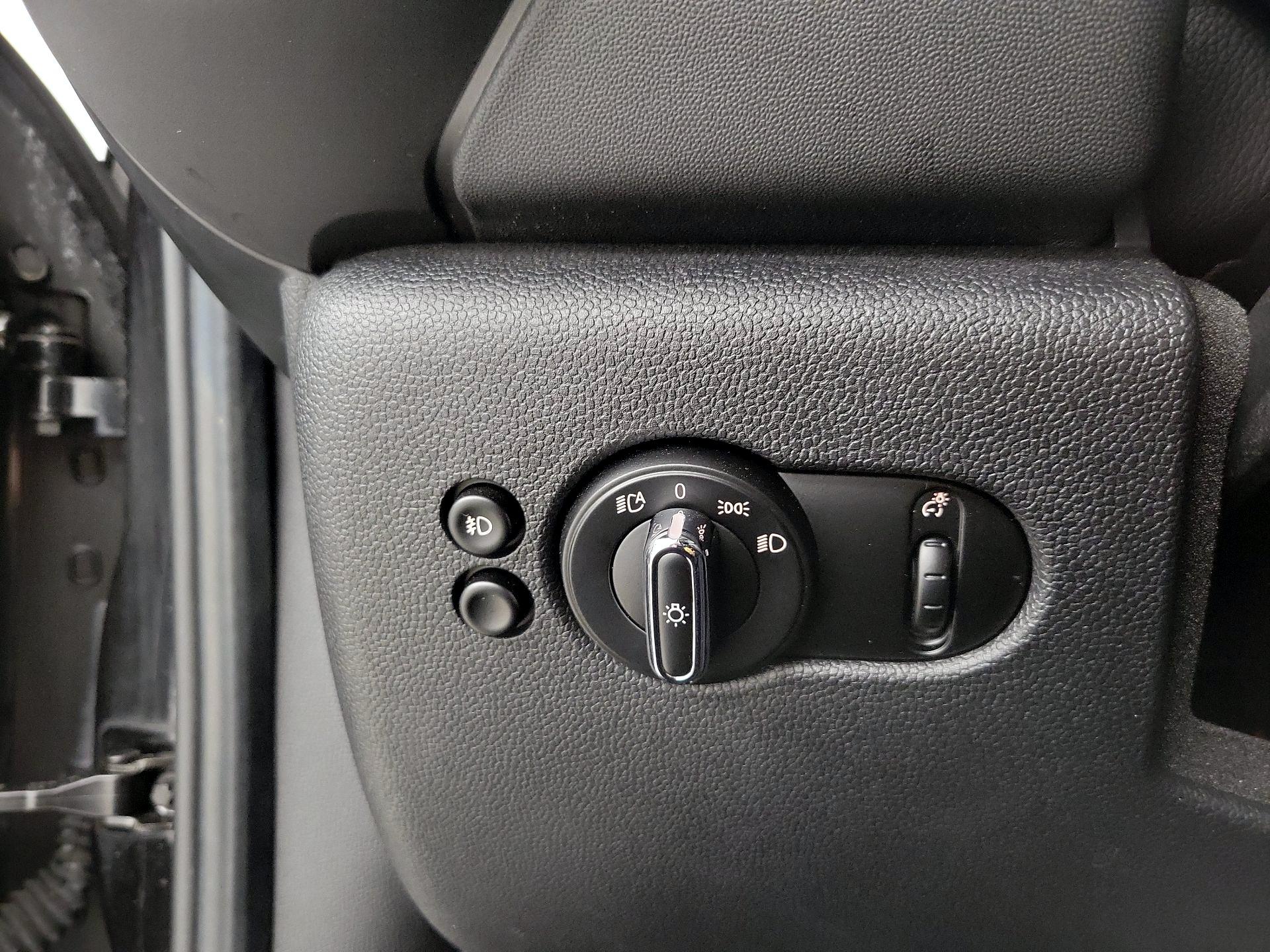 Thumbnail: 2019 MINI Cooper Hardtop - 13