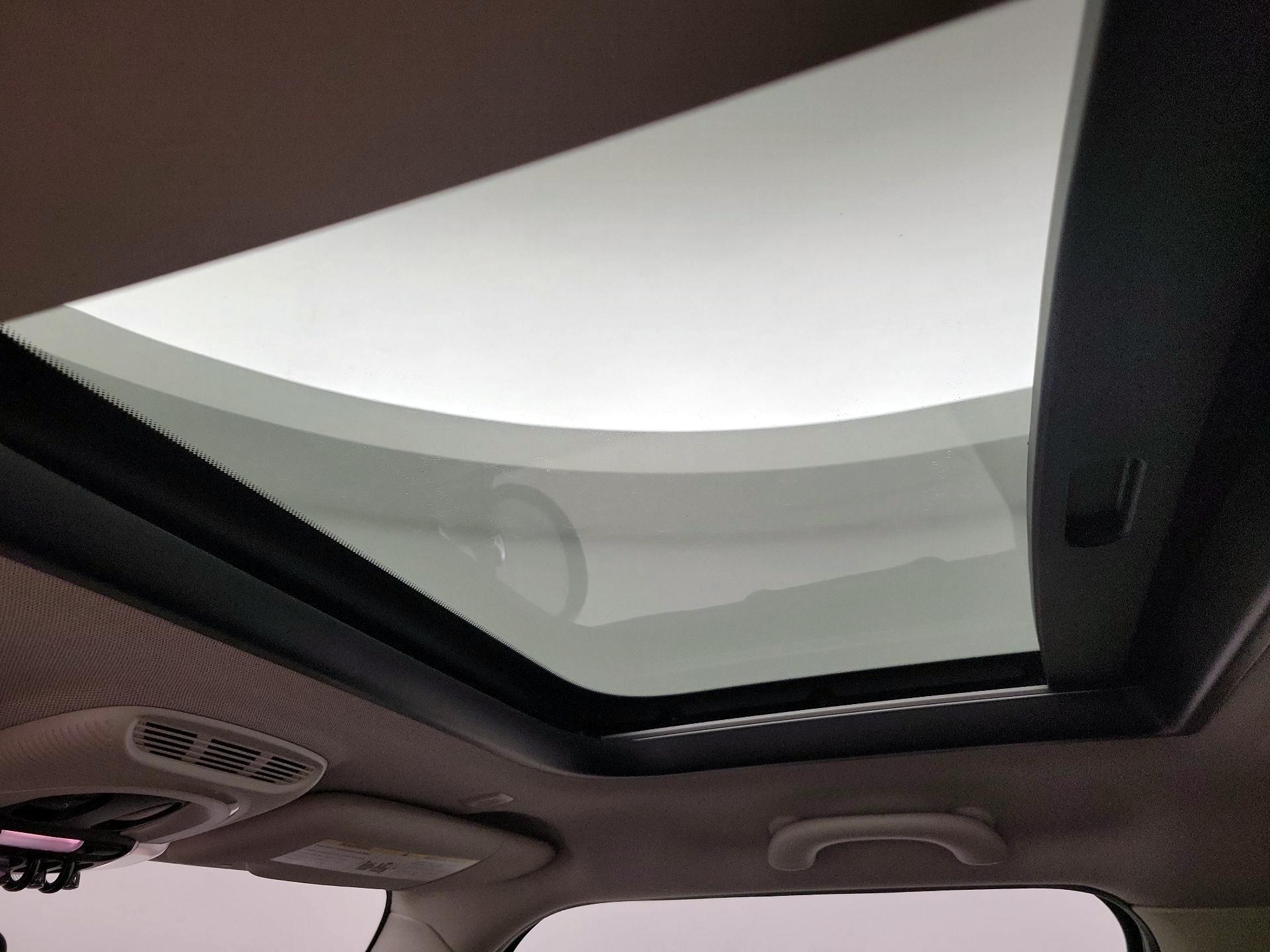Thumbnail: 2019 MINI Cooper Hardtop - 20