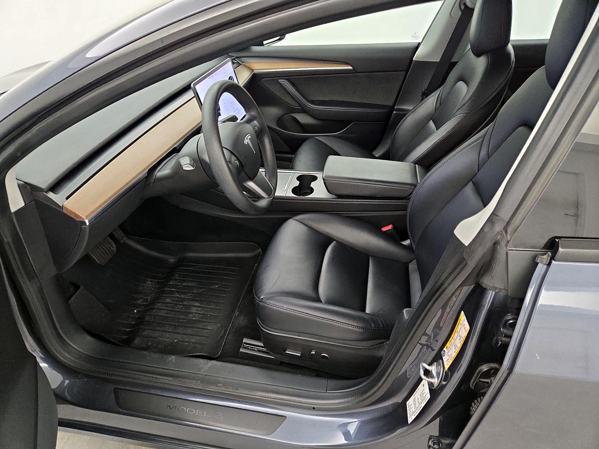 Thumbnail: 2022 Tesla Model 3 - 11