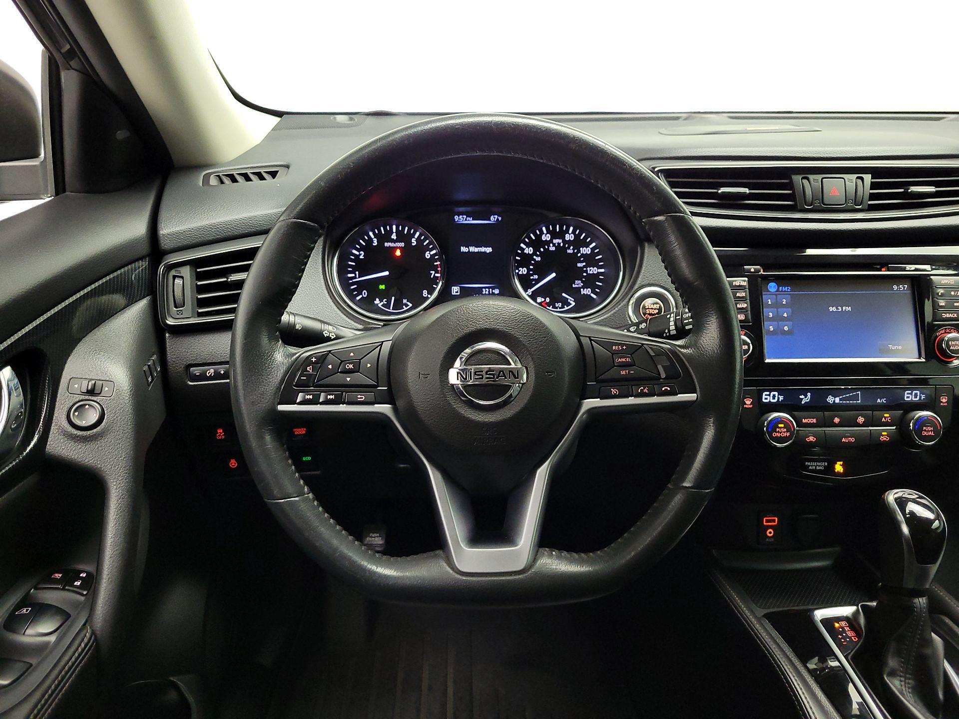 Thumbnail: 2017 Nissan Rogue - 10