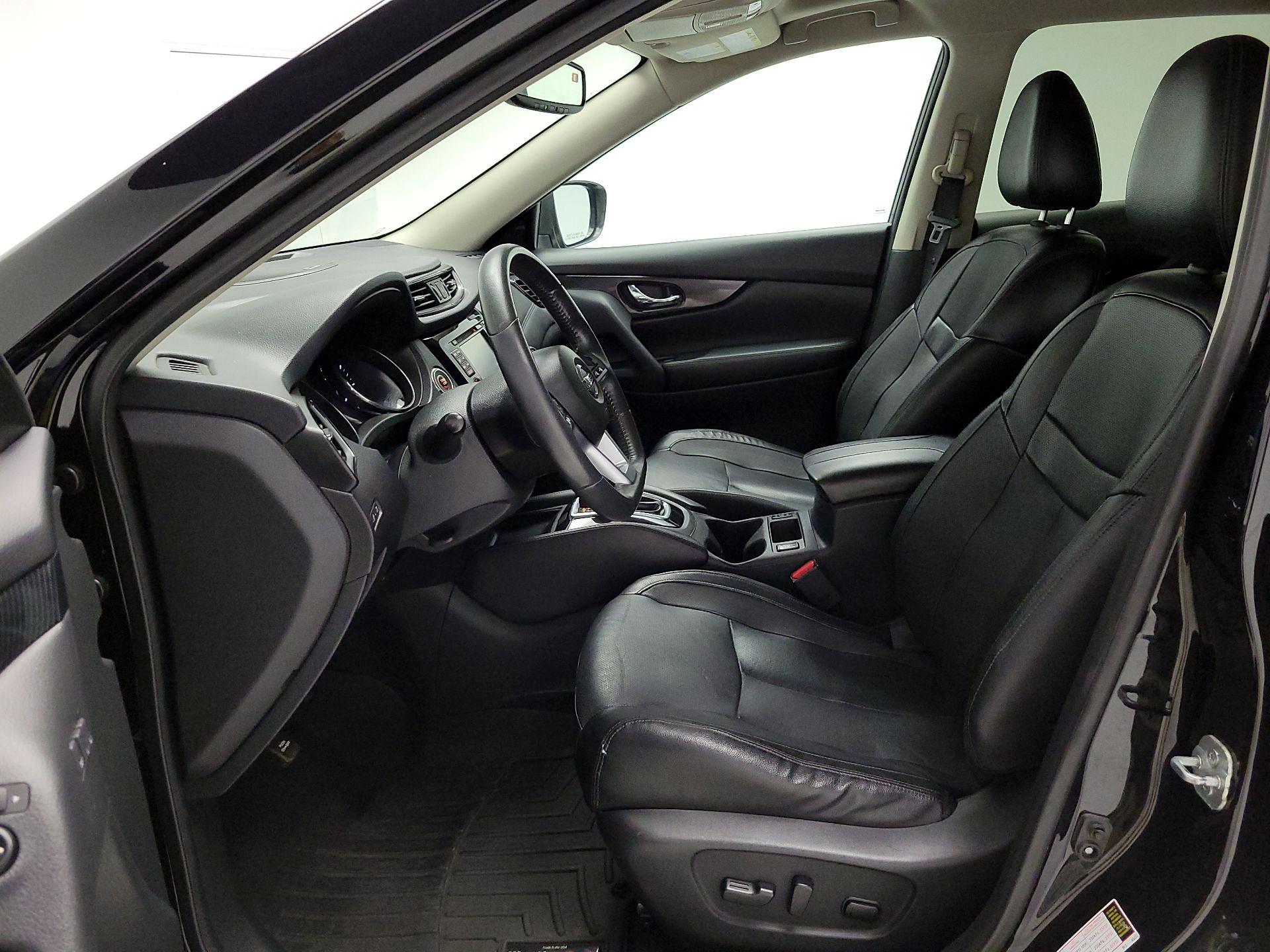 Thumbnail: 2017 Nissan Rogue - 11