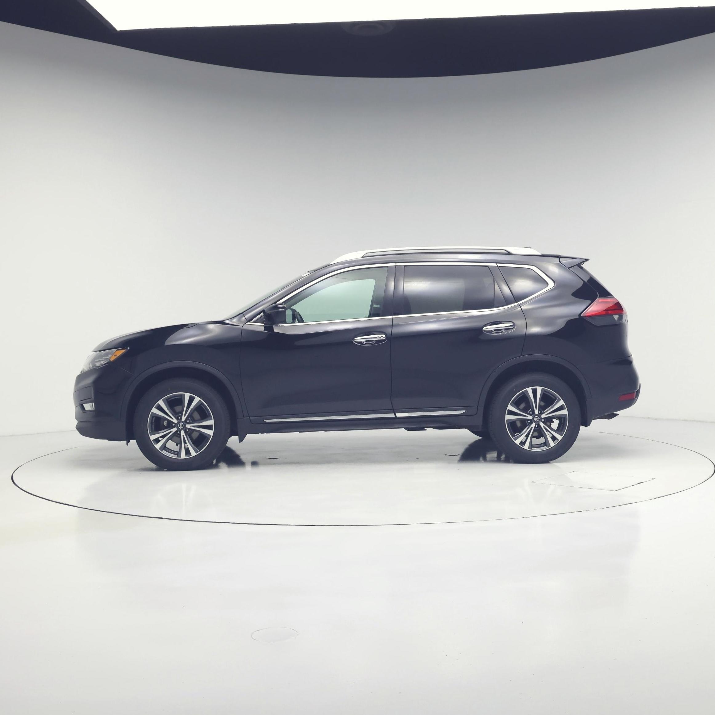 Thumbnail: 2017 Nissan Rogue - 3