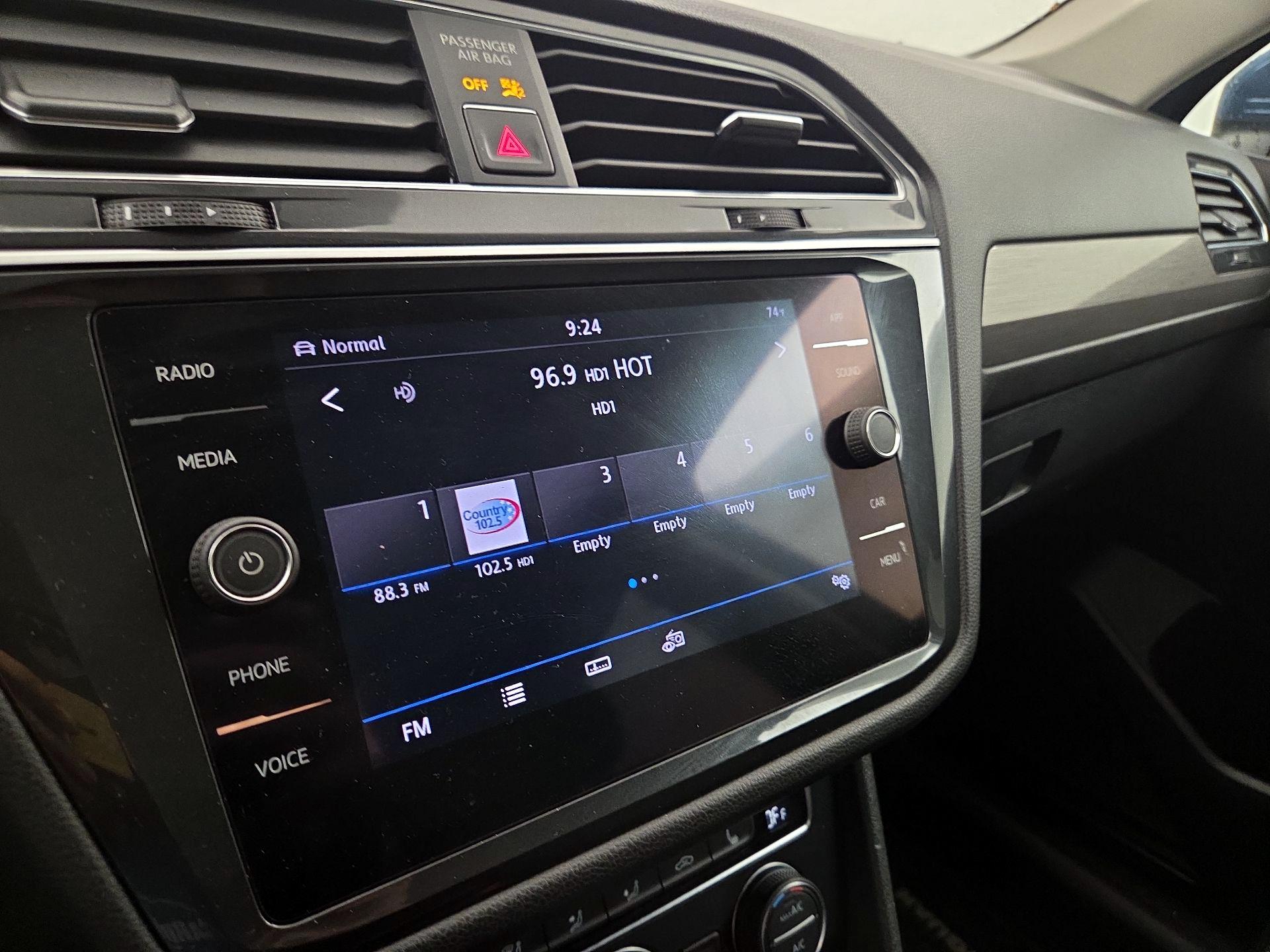 Thumbnail: 2018 Volkswagen Tiguan - 15
