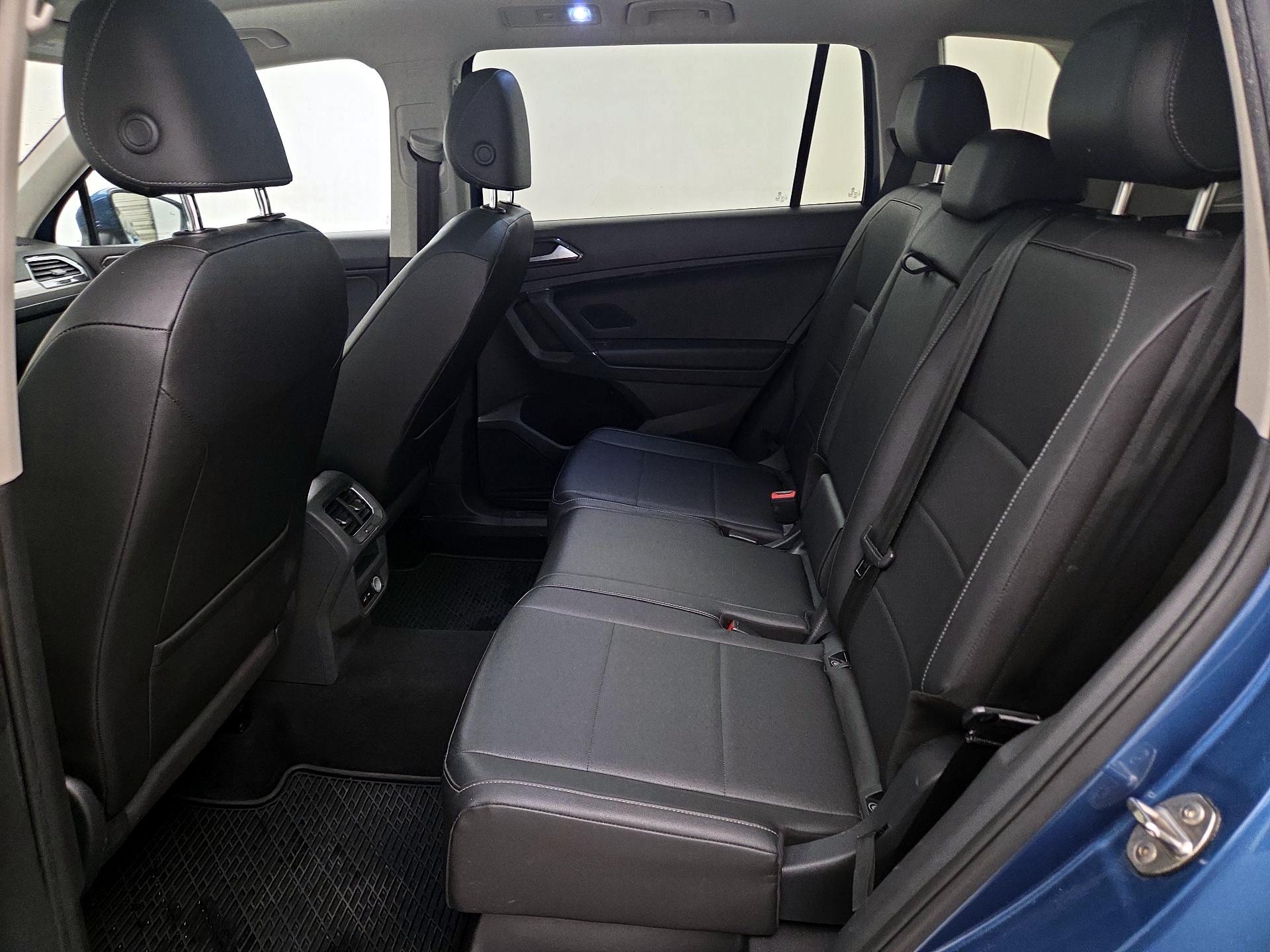 Thumbnail: 2018 Volkswagen Tiguan - 20