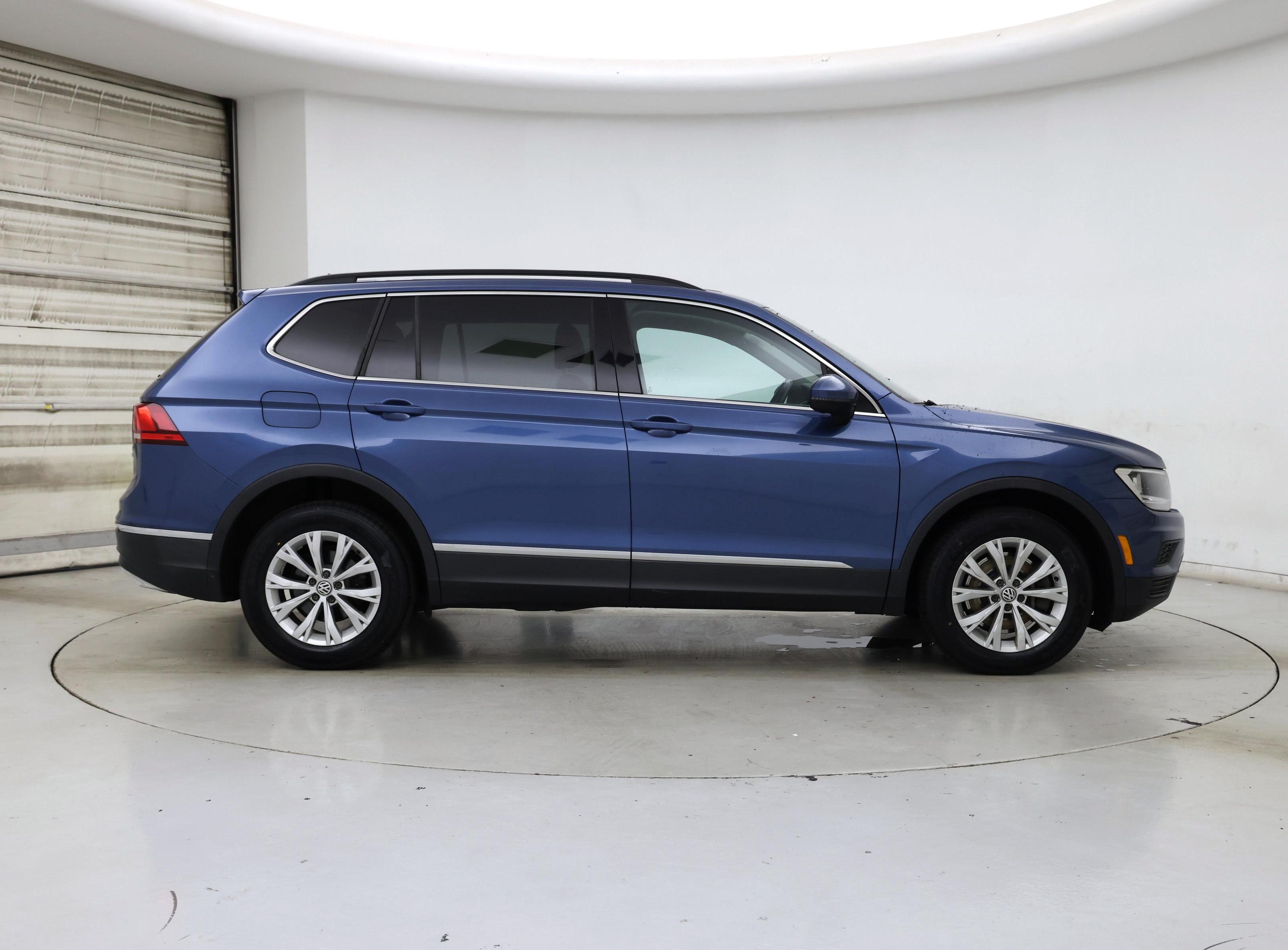 Thumbnail: 2018 Volkswagen Tiguan - 7