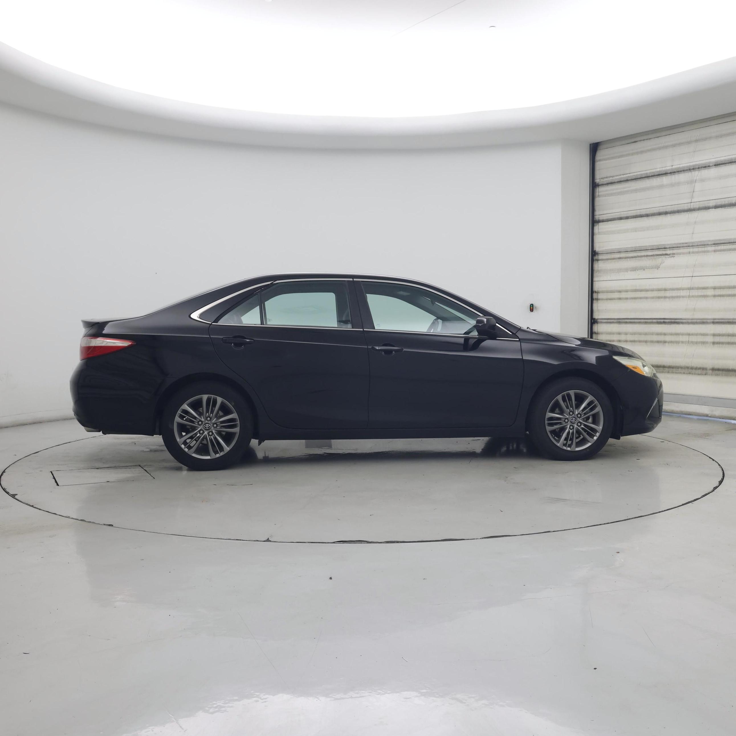 Thumbnail: 2017 Toyota Camry - 7