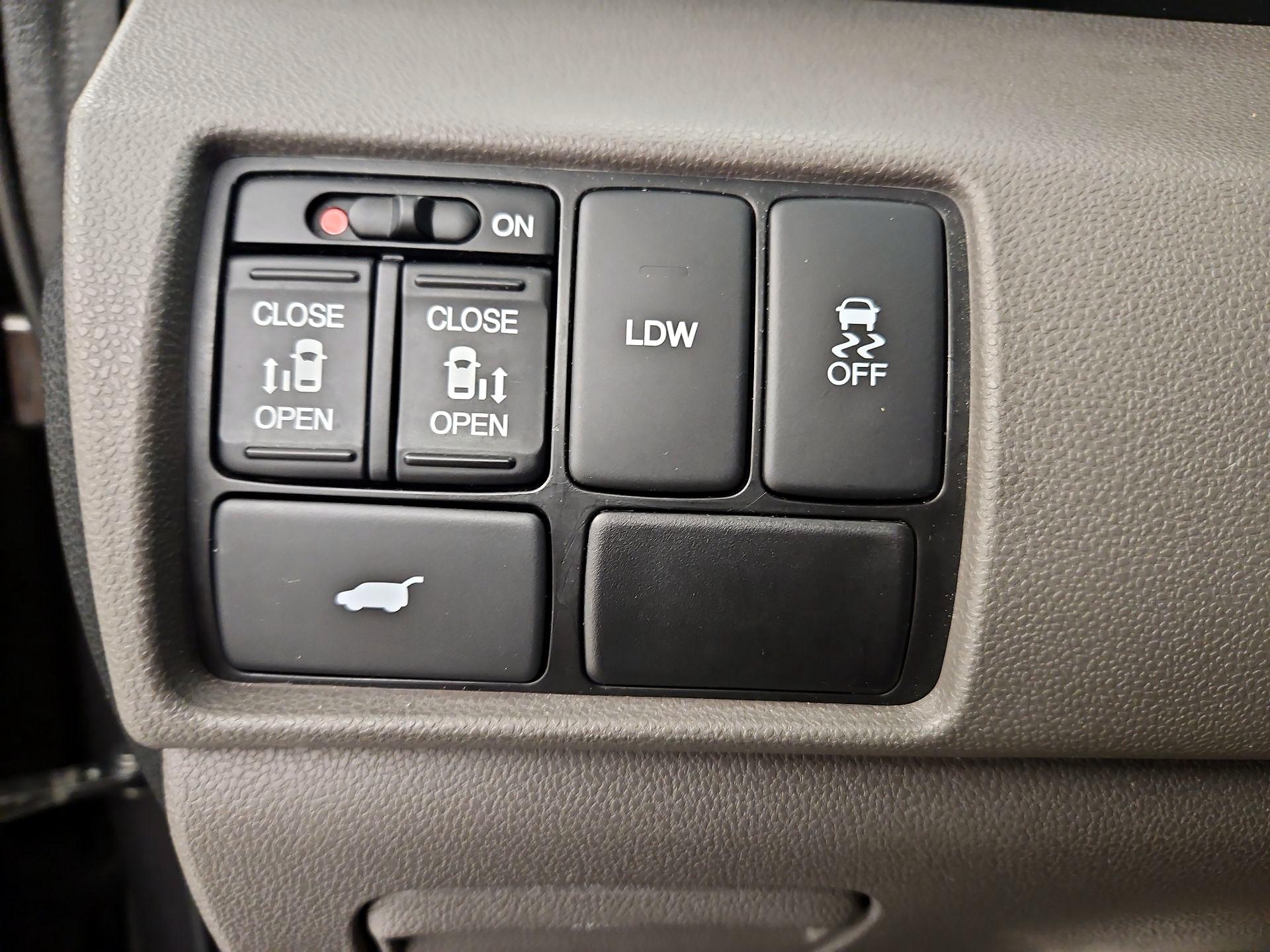 Thumbnail: 2014 Honda Odyssey - 13