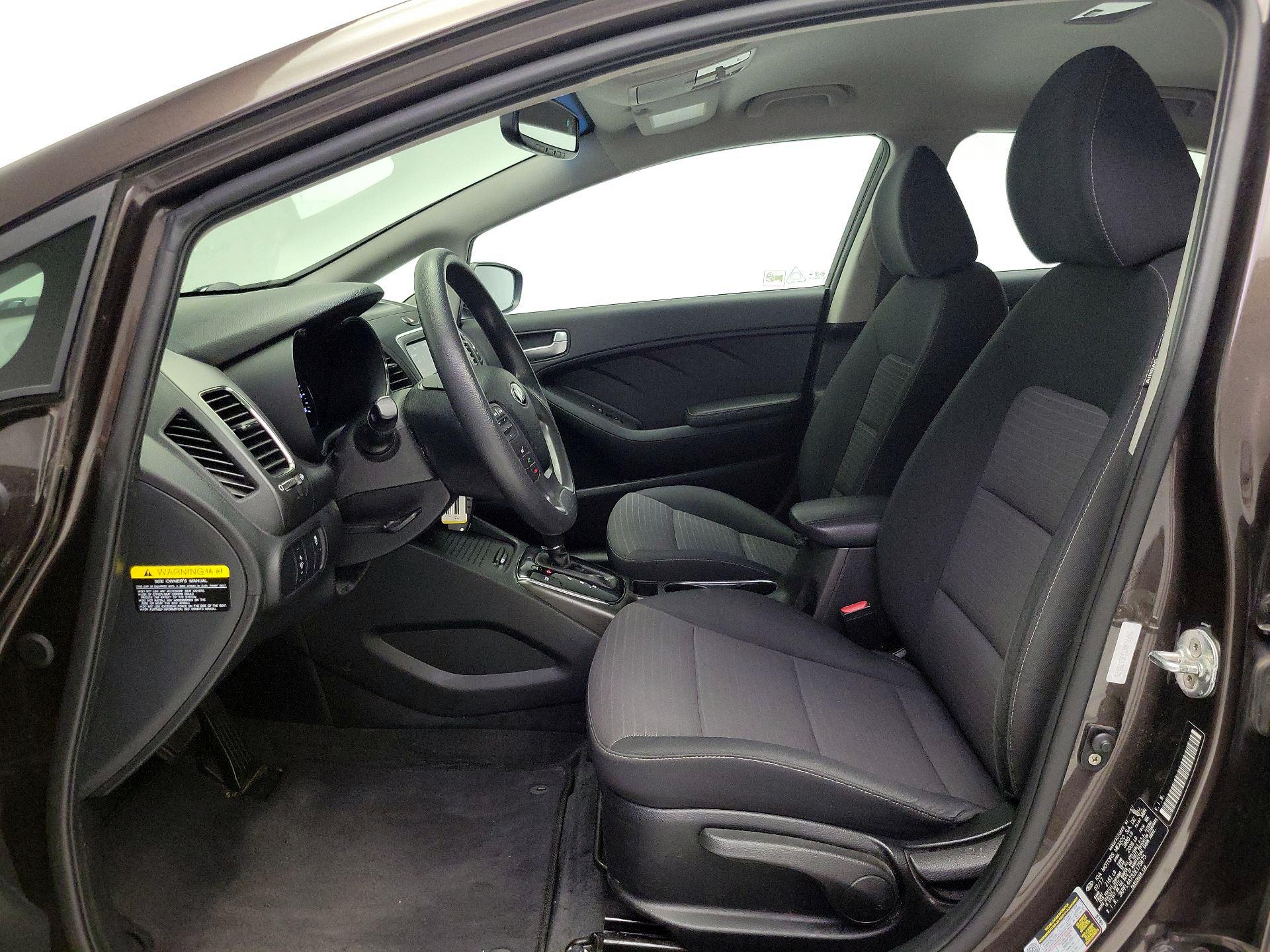 Thumbnail: 2018 Kia Forte - 11