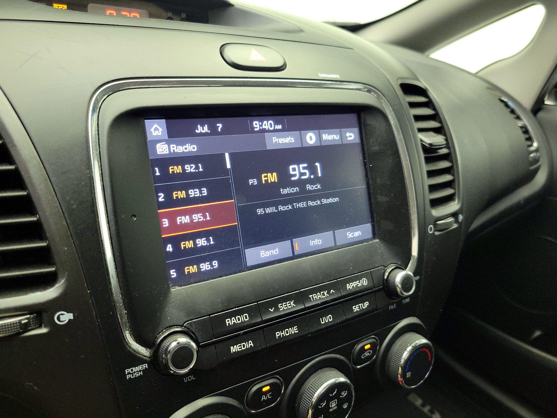 Thumbnail: 2018 Kia Forte - 14