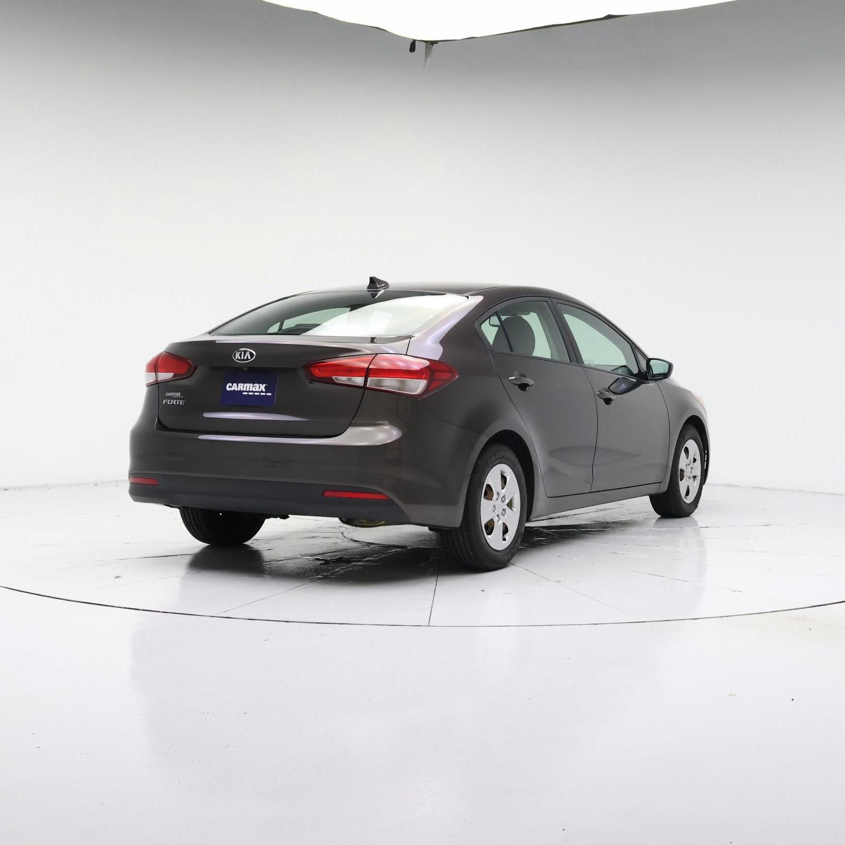 Thumbnail: 2018 Kia Forte - 8