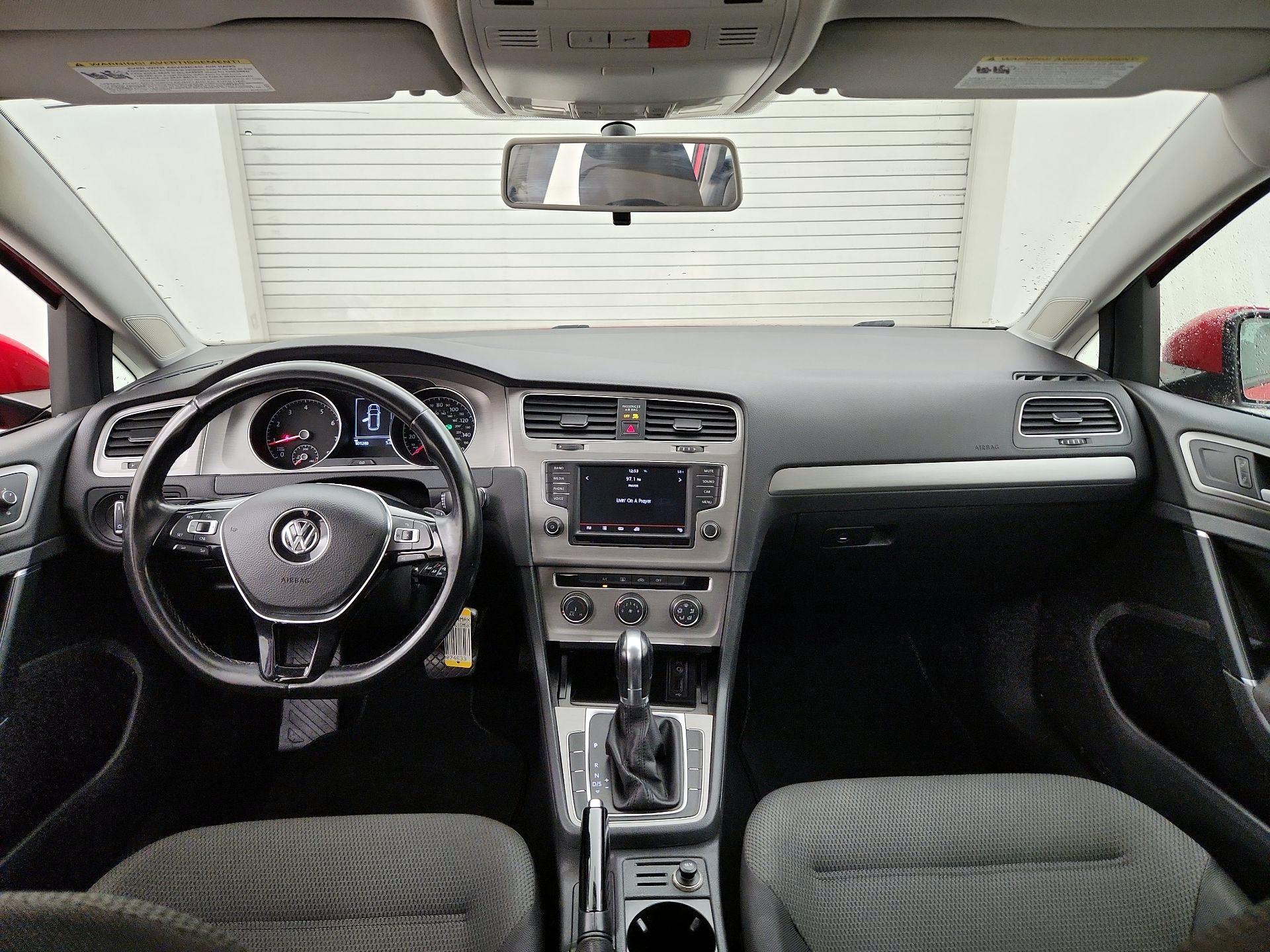 Thumbnail: 2016 Volkswagen Golf - 9