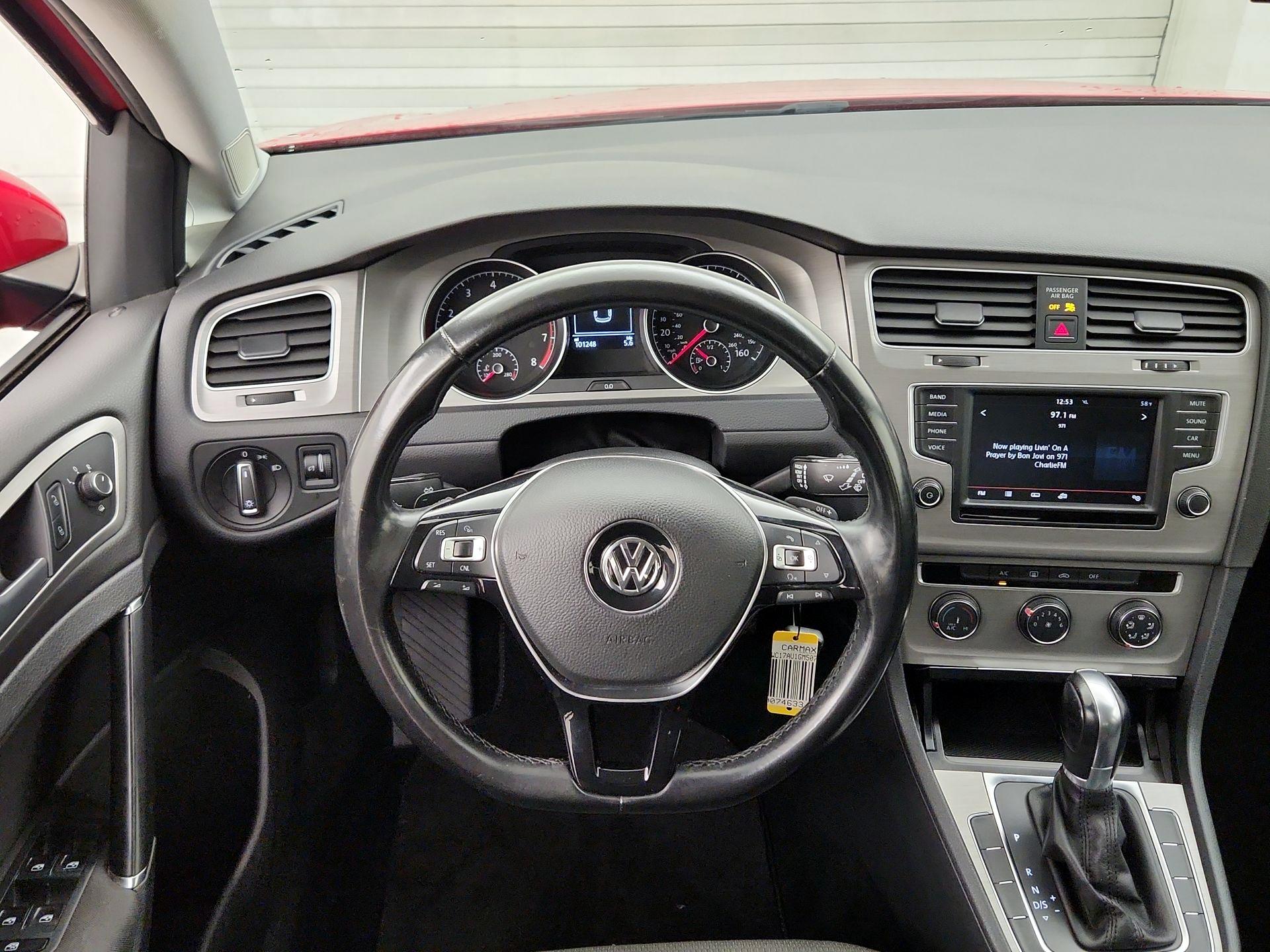 Thumbnail: 2016 Volkswagen Golf - 10