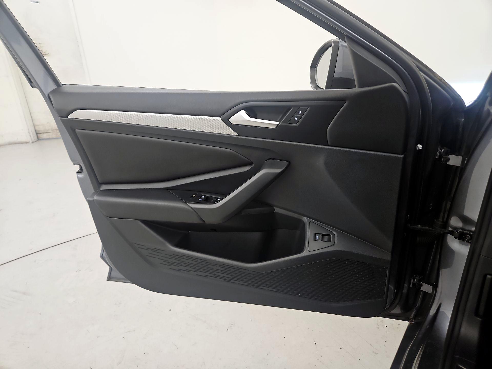 Thumbnail: 2019 Volkswagen Jetta - 12