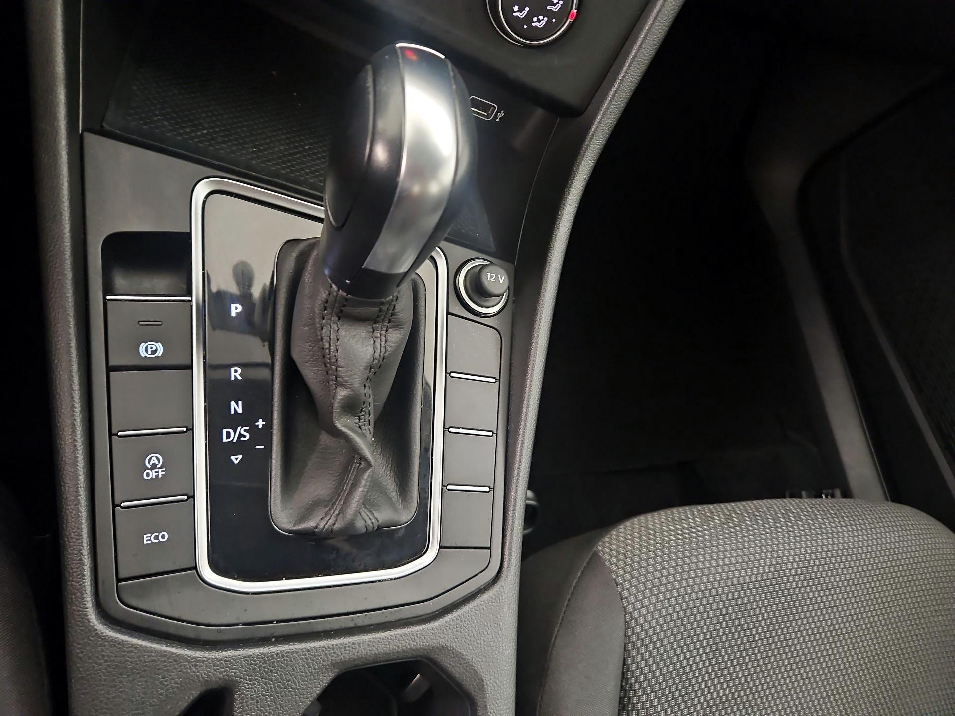 Thumbnail: 2019 Volkswagen Jetta - 17