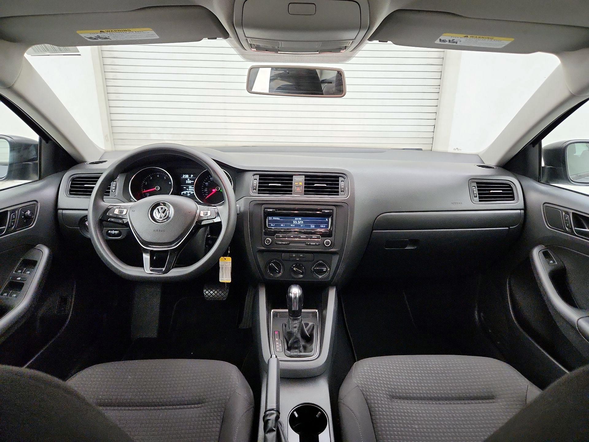 Thumbnail: 2015 Volkswagen Jetta - 9
