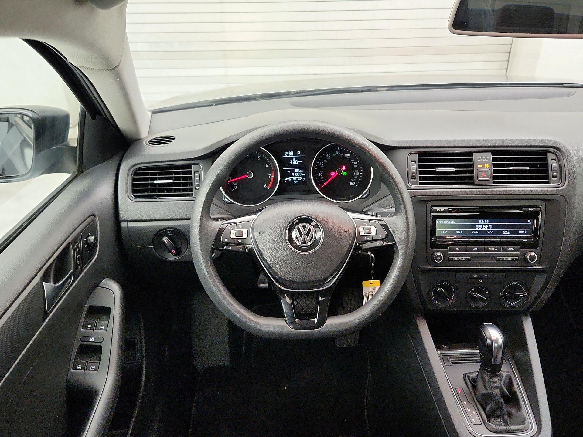 Thumbnail: 2015 Volkswagen Jetta - 10