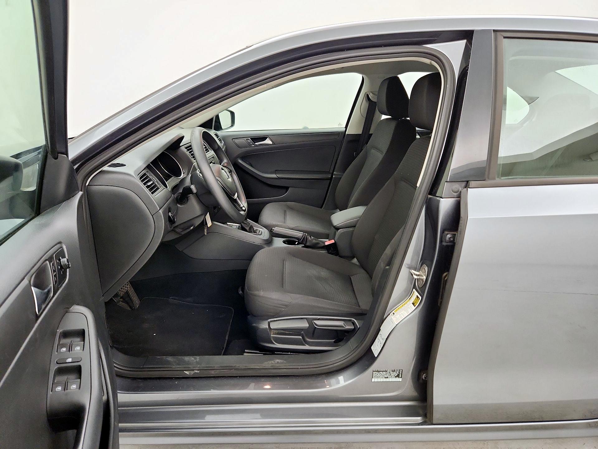 Thumbnail: 2015 Volkswagen Jetta - 11