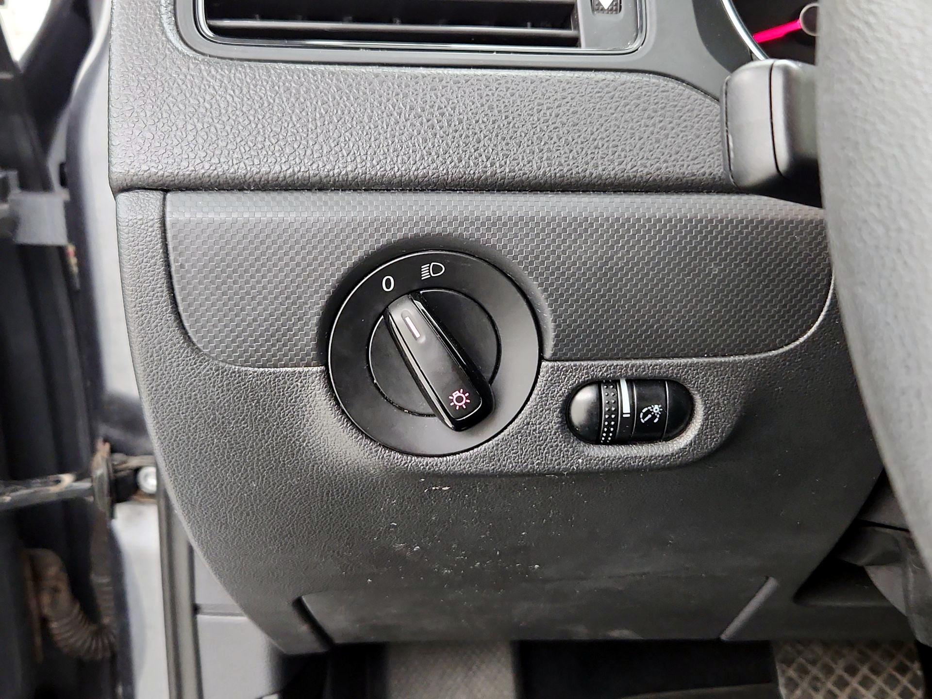 Thumbnail: 2015 Volkswagen Jetta - 13