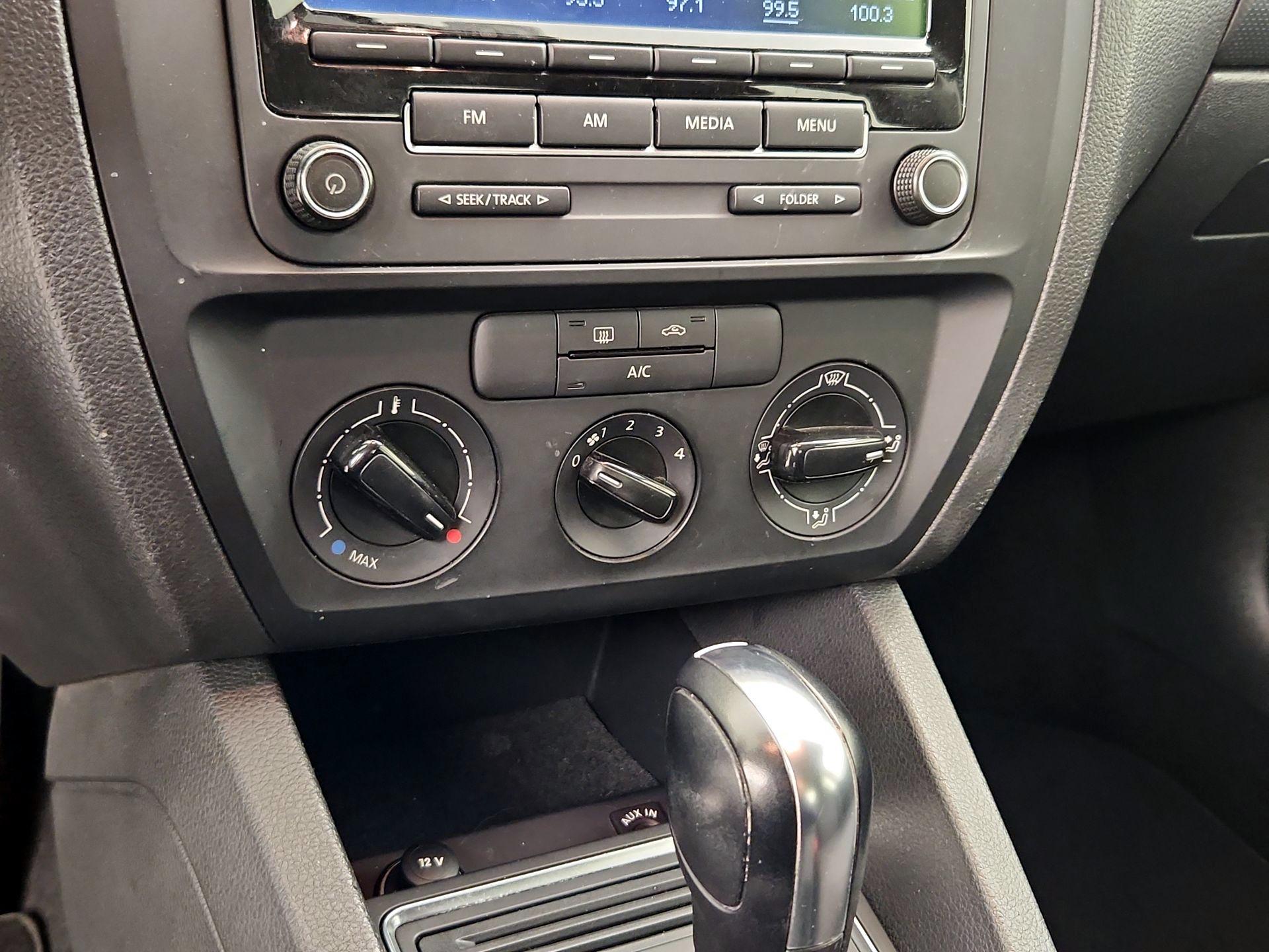 Thumbnail: 2015 Volkswagen Jetta - 15