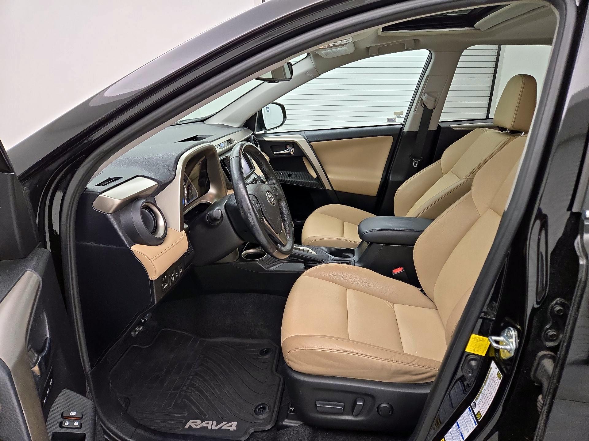 Thumbnail: 2015 Toyota RAV4 - 11