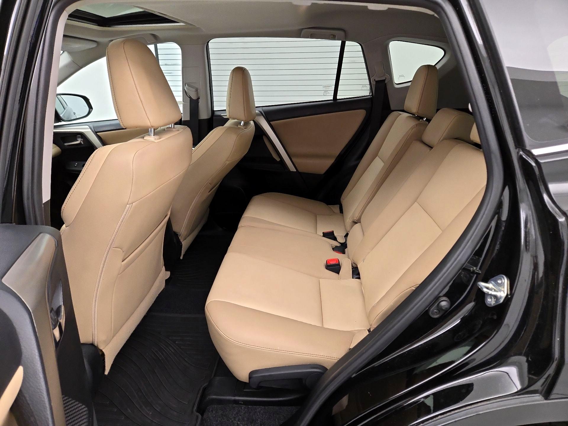 Thumbnail: 2015 Toyota RAV4 - 20