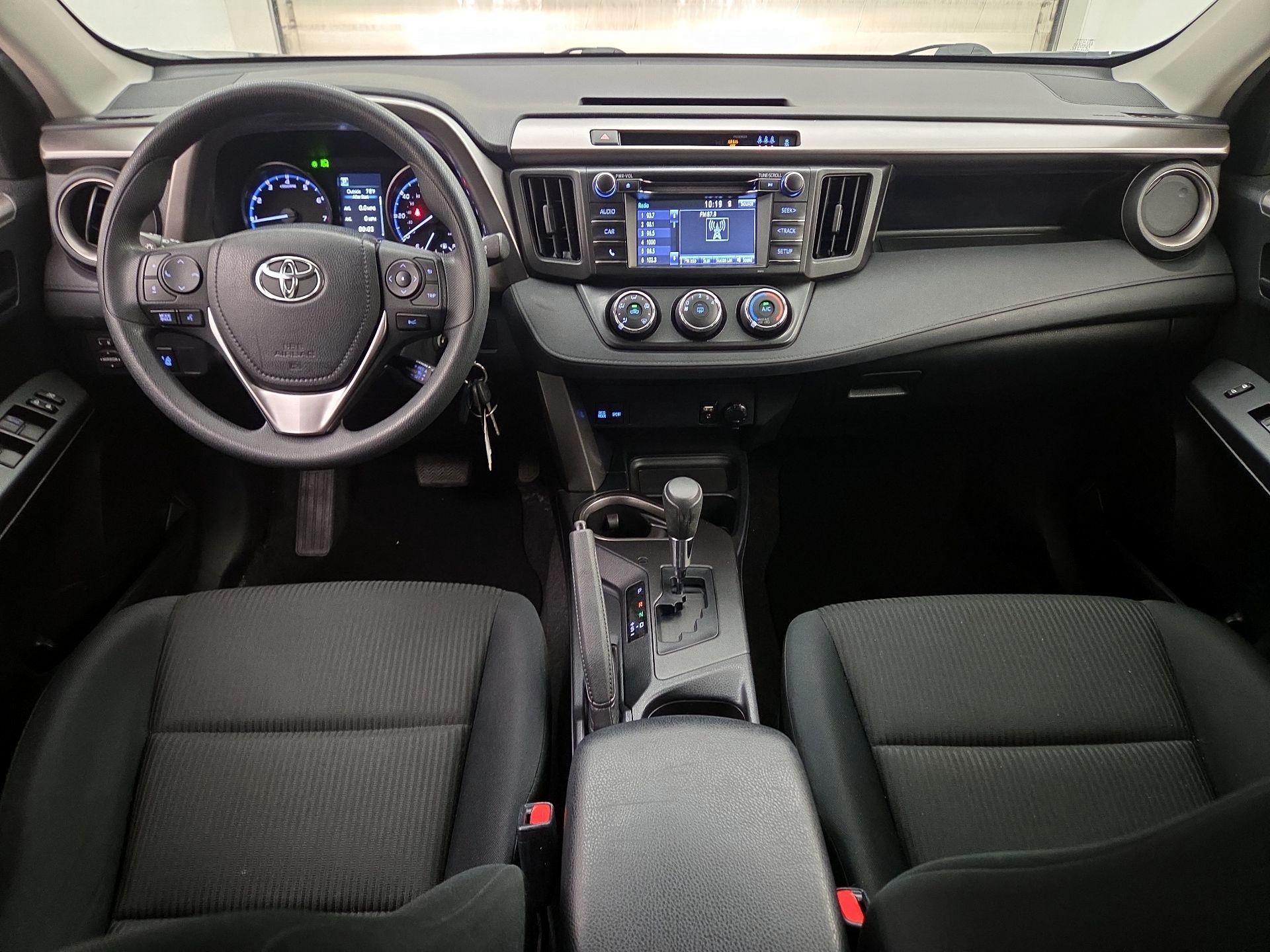 Thumbnail: 2018 Toyota RAV4 - 9