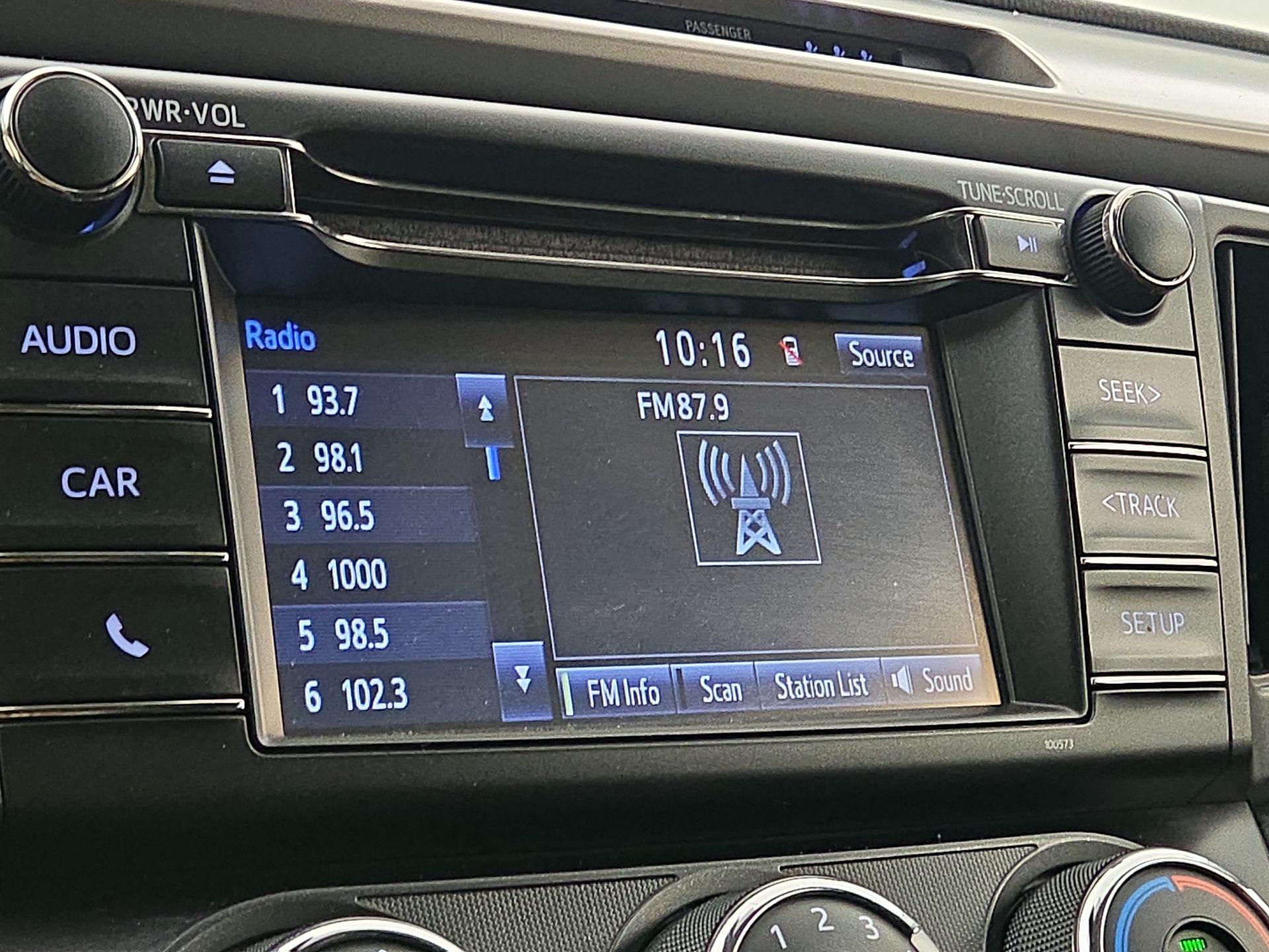 Thumbnail: 2018 Toyota RAV4 - 15