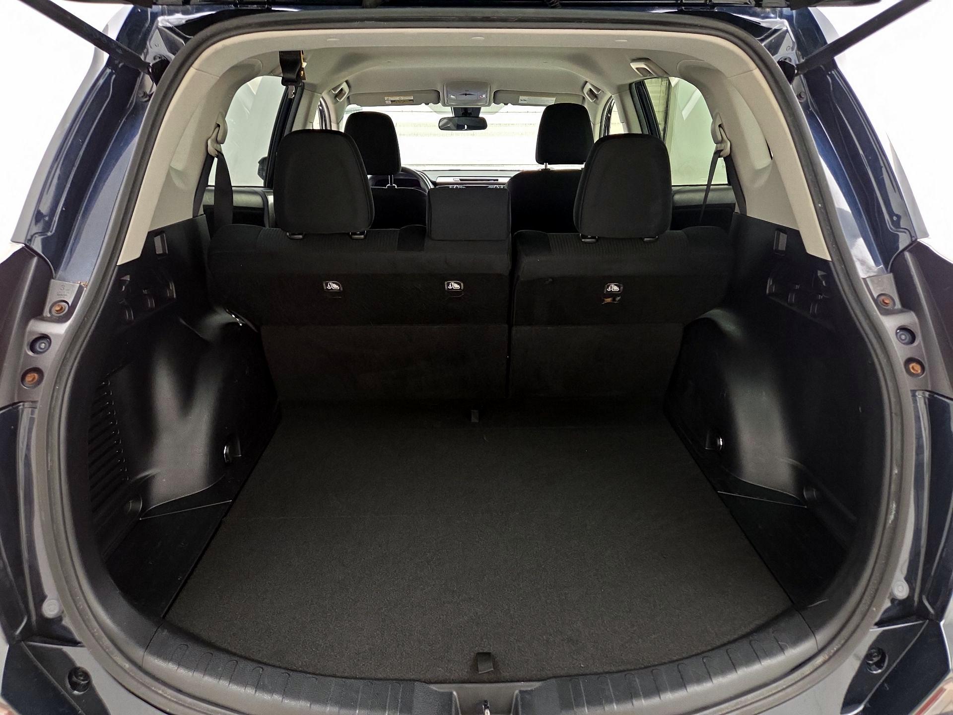 Thumbnail: 2018 Toyota RAV4 - 20