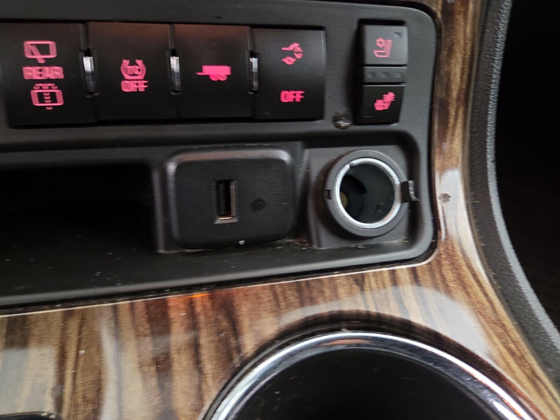 Thumbnail: 2016 GMC Acadia - 17
