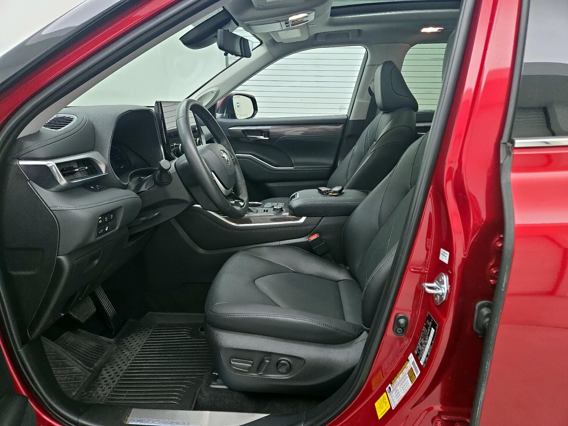 Thumbnail: 2025 Toyota Highlander - 11
