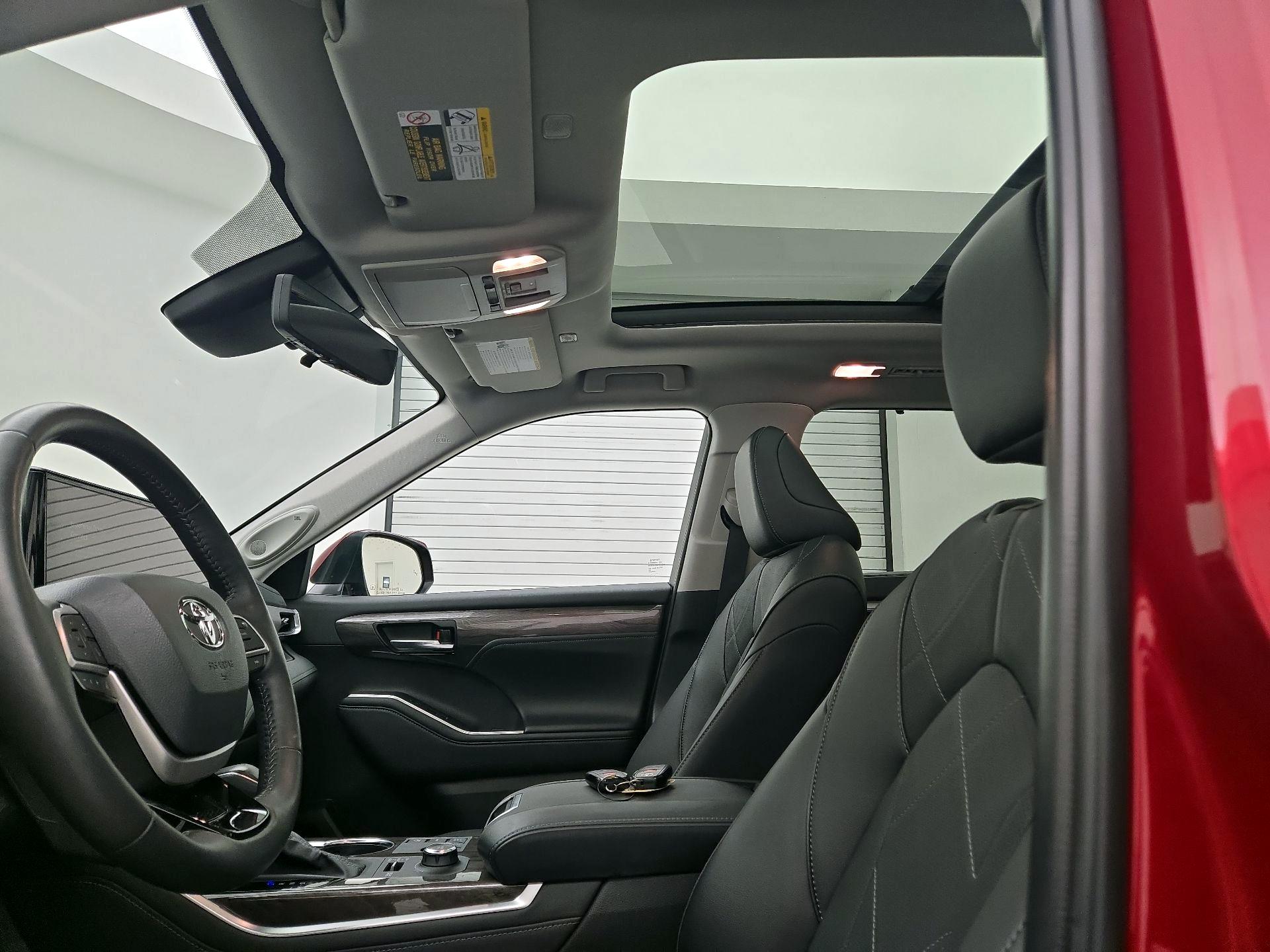 Thumbnail: 2025 Toyota Highlander - 20