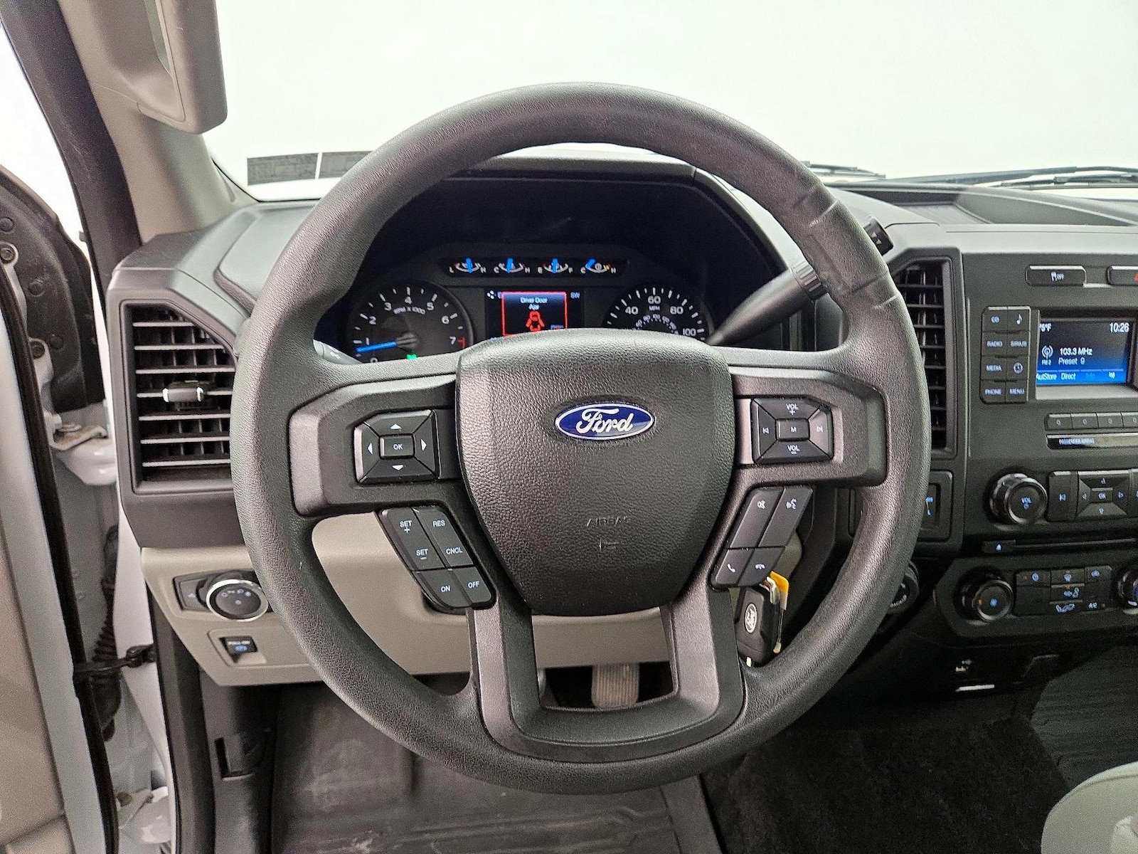 2017 Ford F-150 XL - Photo 11