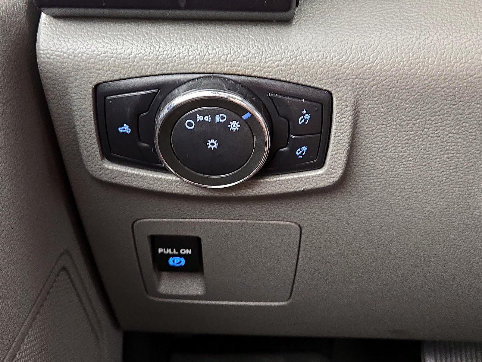 2017 Ford F-150 XL - Photo 14