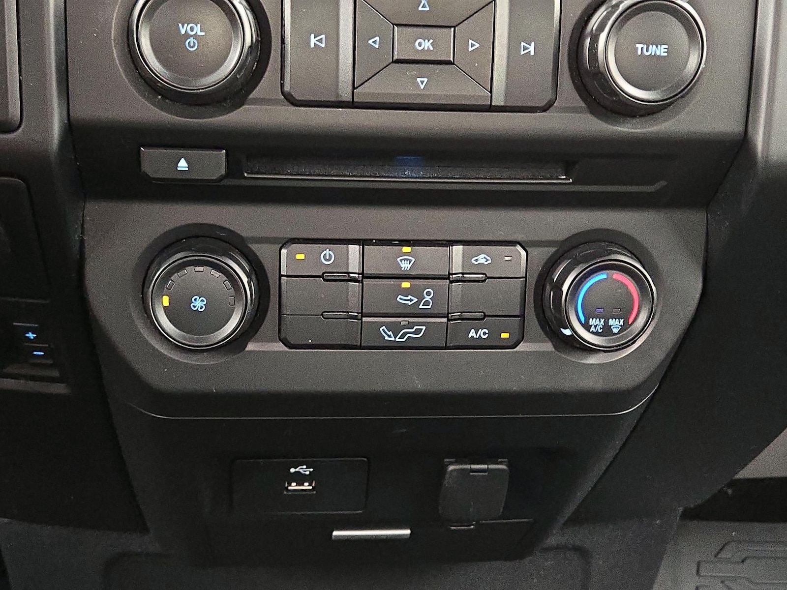 2017 Ford F-150 XL - Photo 17