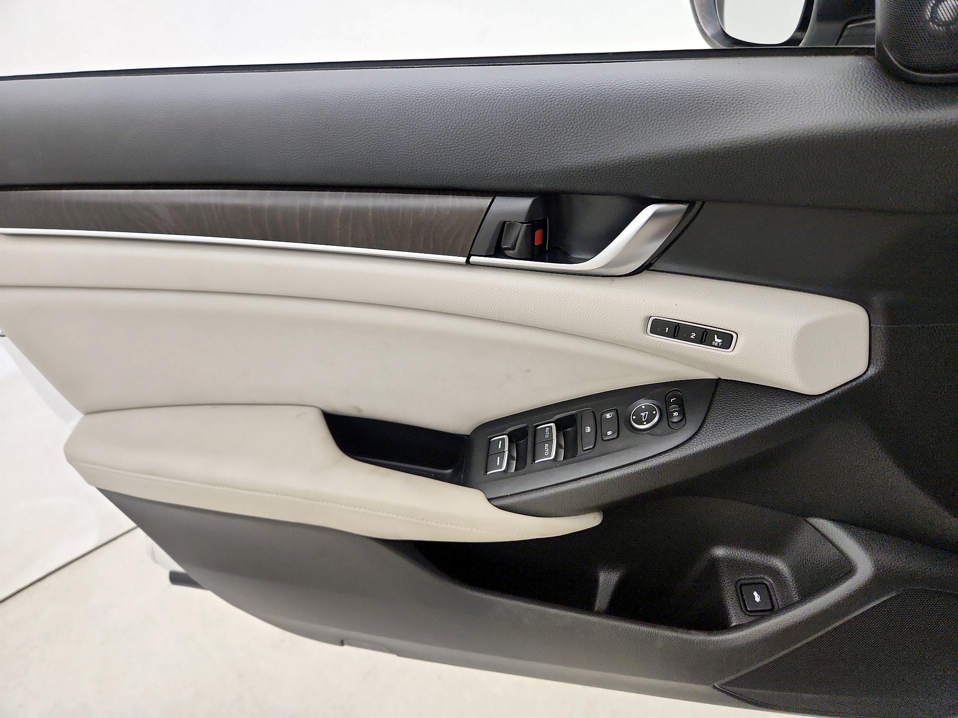 Thumbnail: 2018 Honda Accord - 12