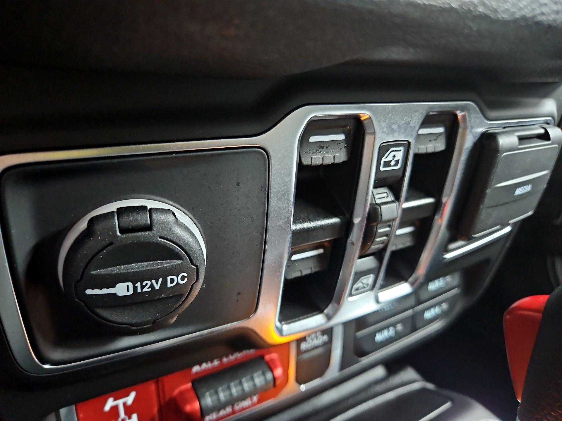 Thumbnail: 2025 Jeep Wrangler - 18