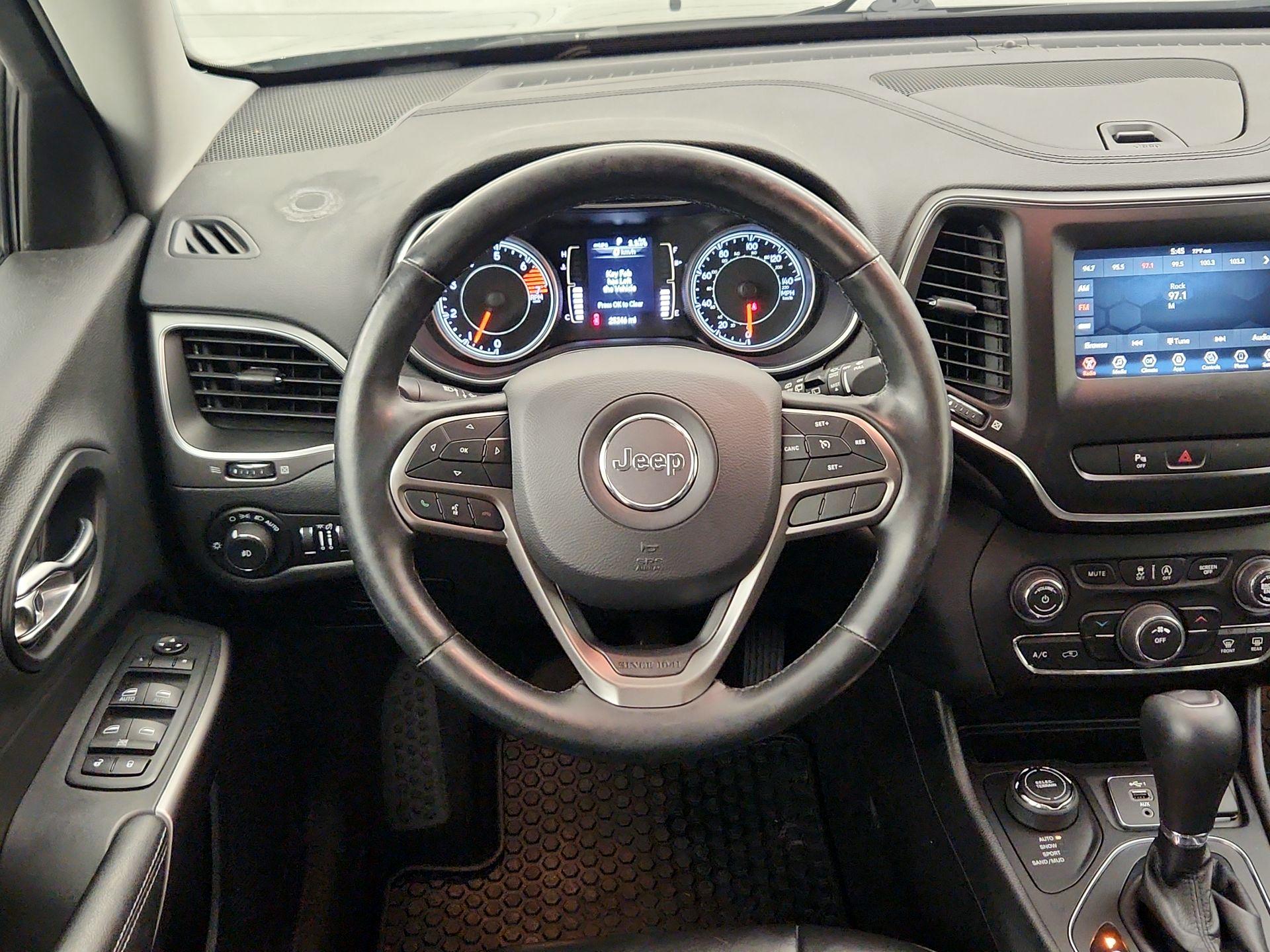 Thumbnail: 2020 Jeep Cherokee - 10