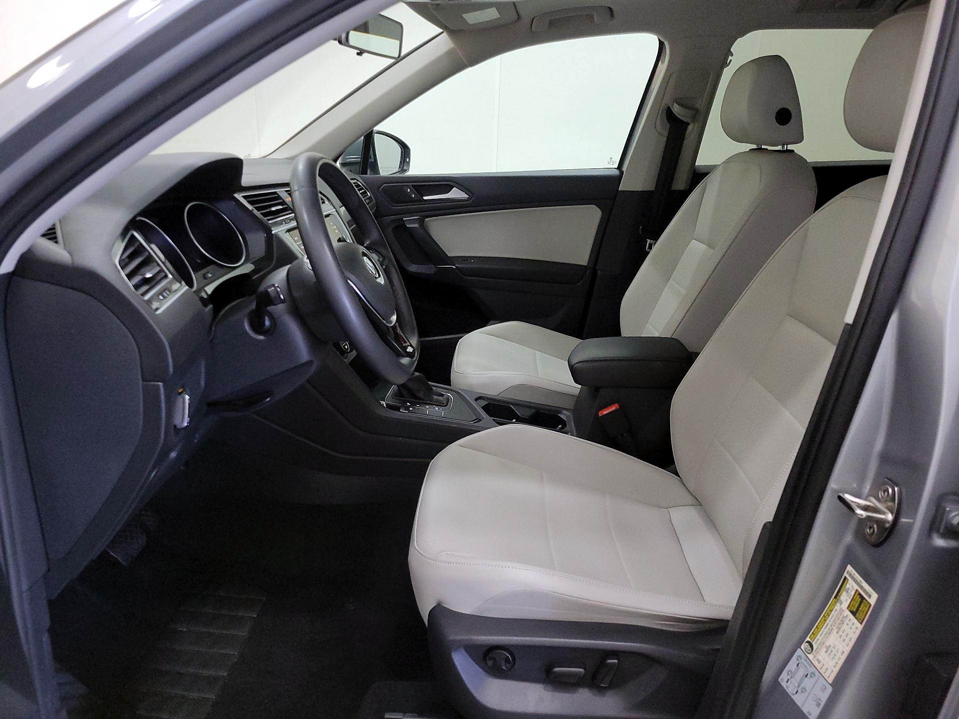 Thumbnail: 2020 Volkswagen Tiguan - 11