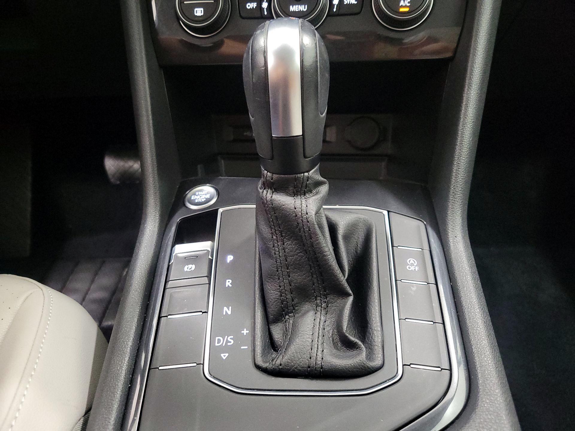 Thumbnail: 2020 Volkswagen Tiguan - 17