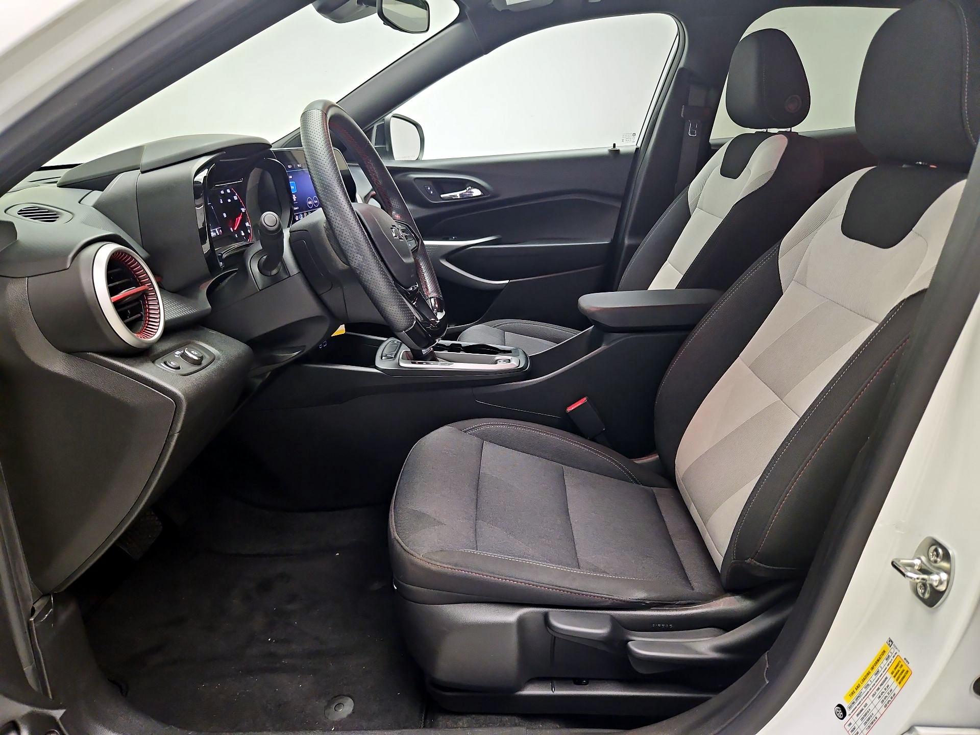 Thumbnail: 2025 Chevrolet Trax - 11