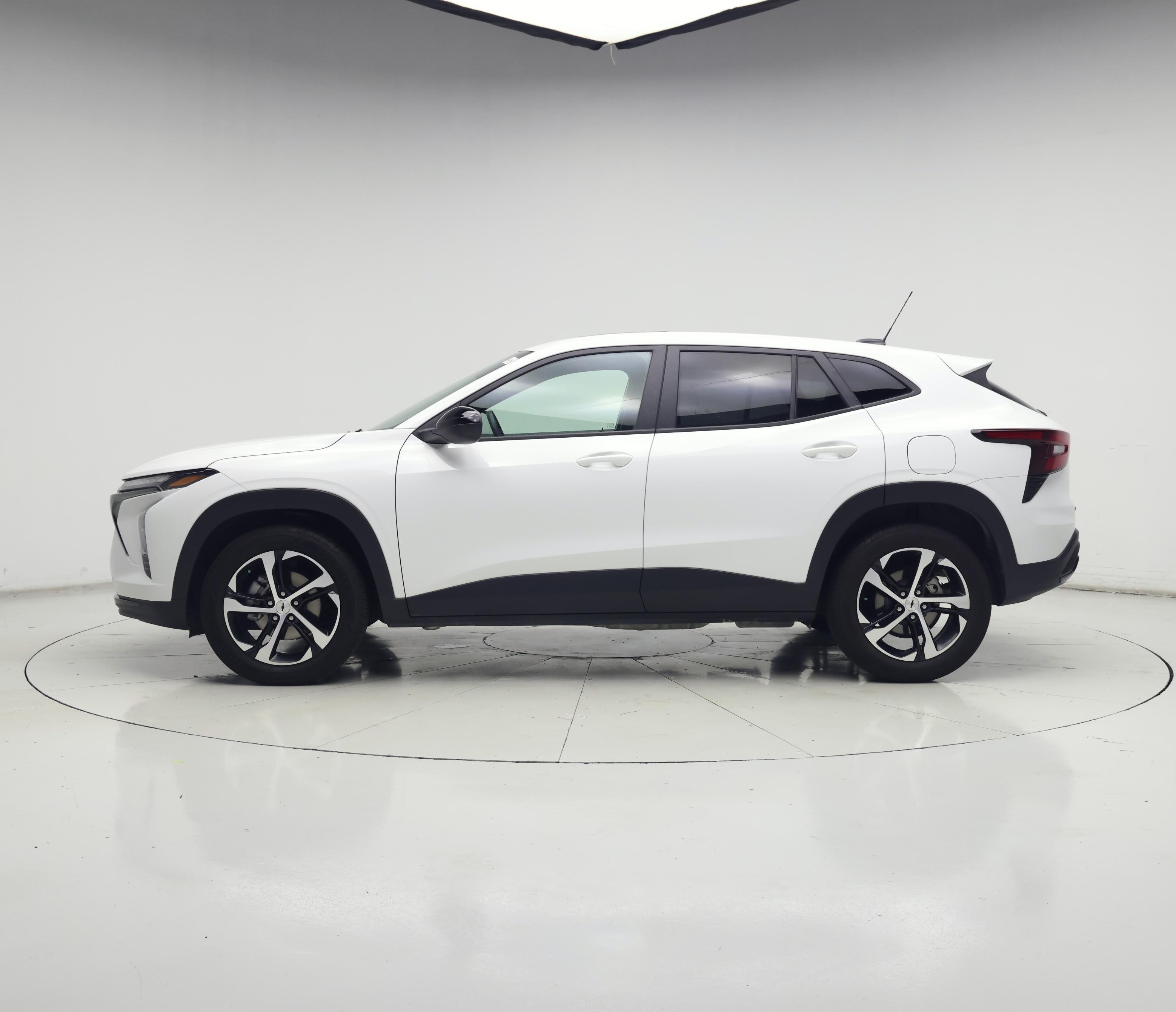 Thumbnail: 2025 Chevrolet Trax - 3