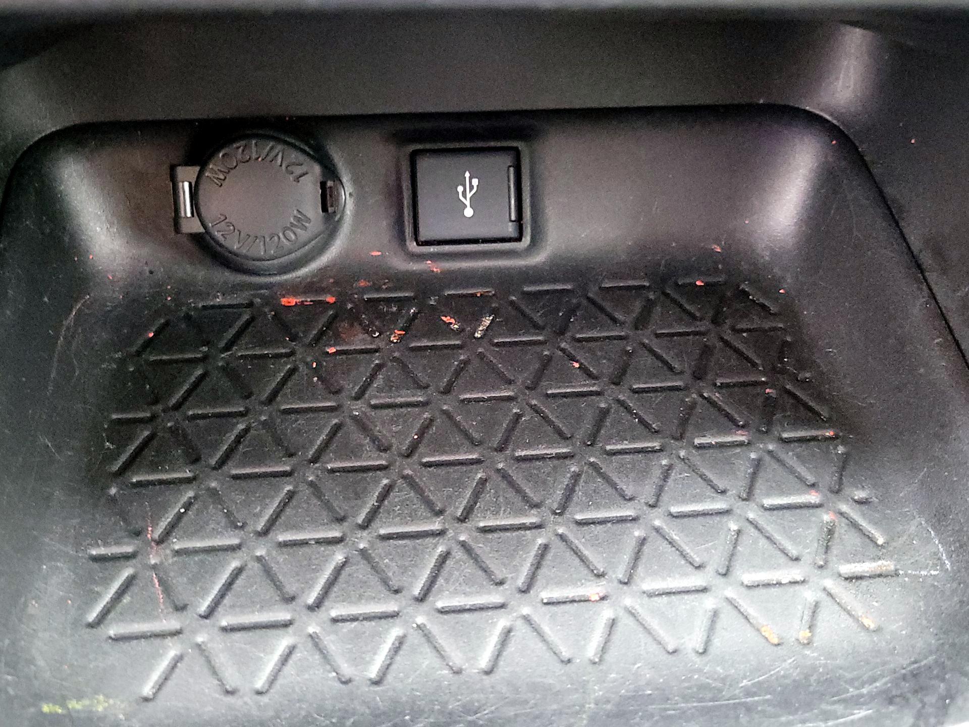 Thumbnail: 2021 Toyota RAV4 - 18