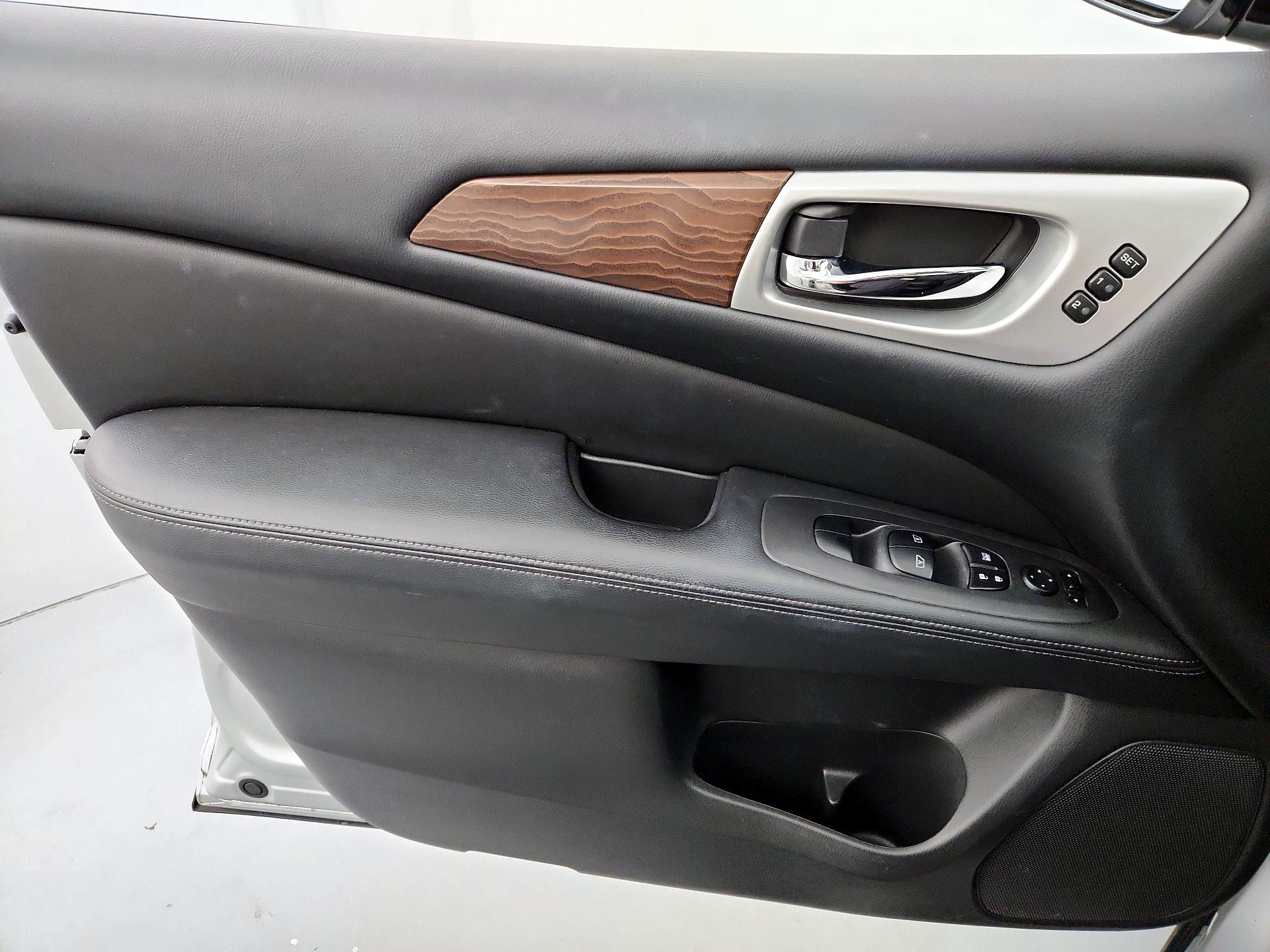 Thumbnail: 2017 Nissan Pathfinder - 12