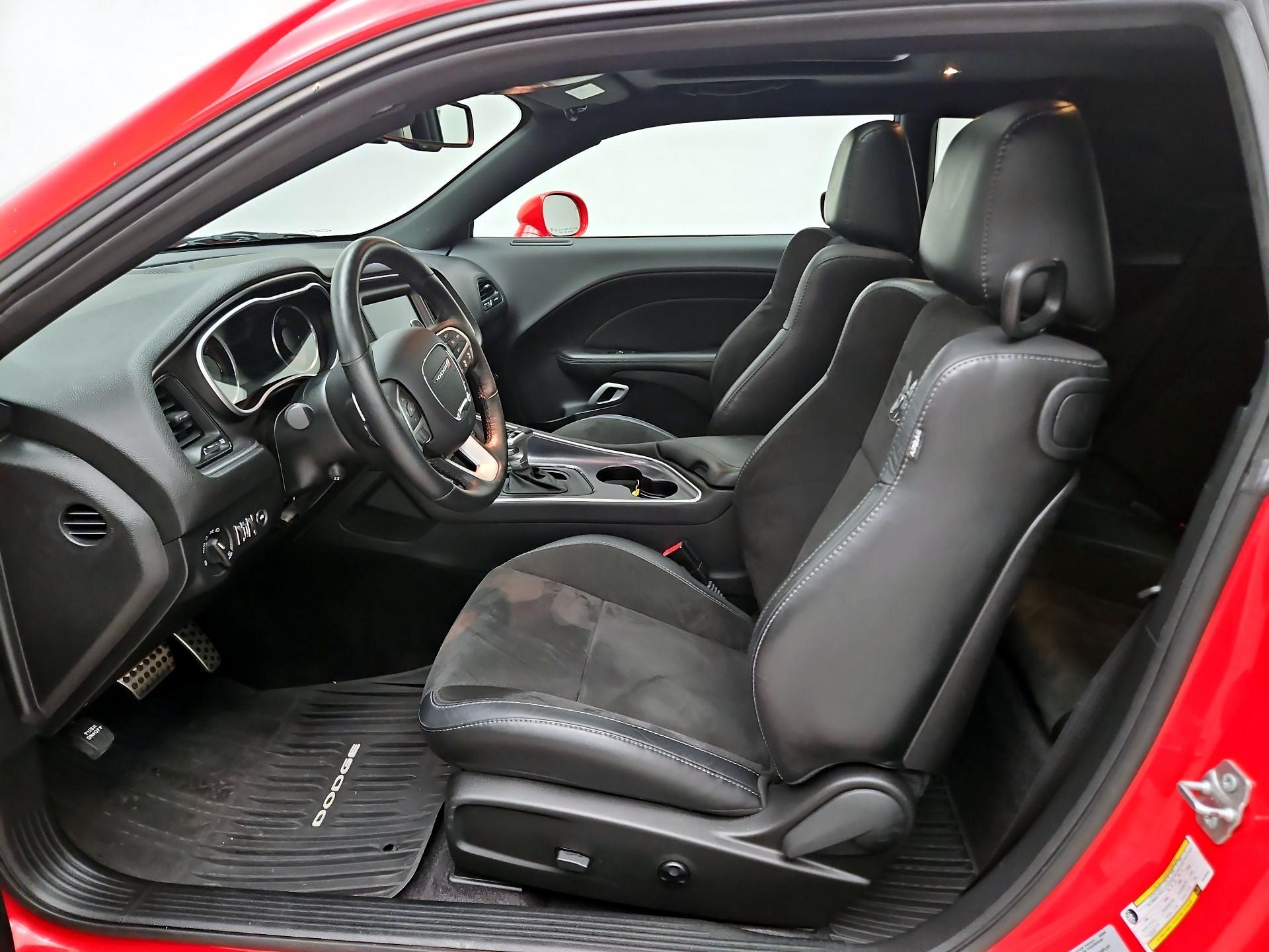 Thumbnail: 2016 Dodge Challenger - 11