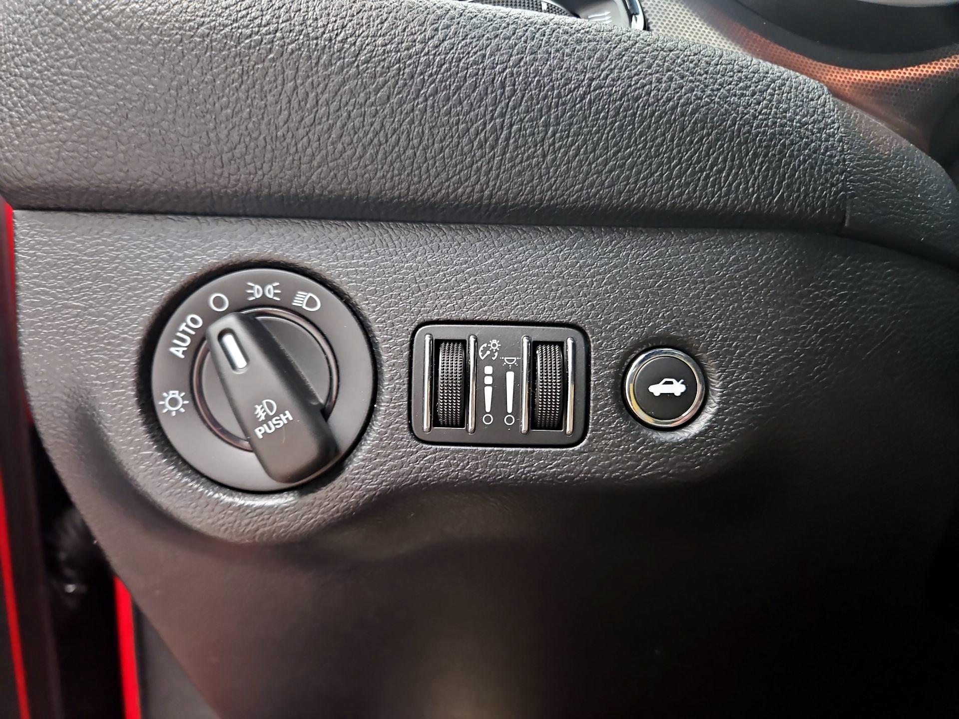Thumbnail: 2016 Dodge Challenger - 13