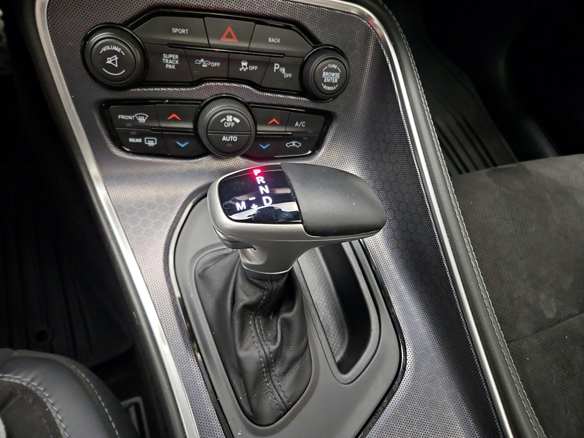 Thumbnail: 2016 Dodge Challenger - 18